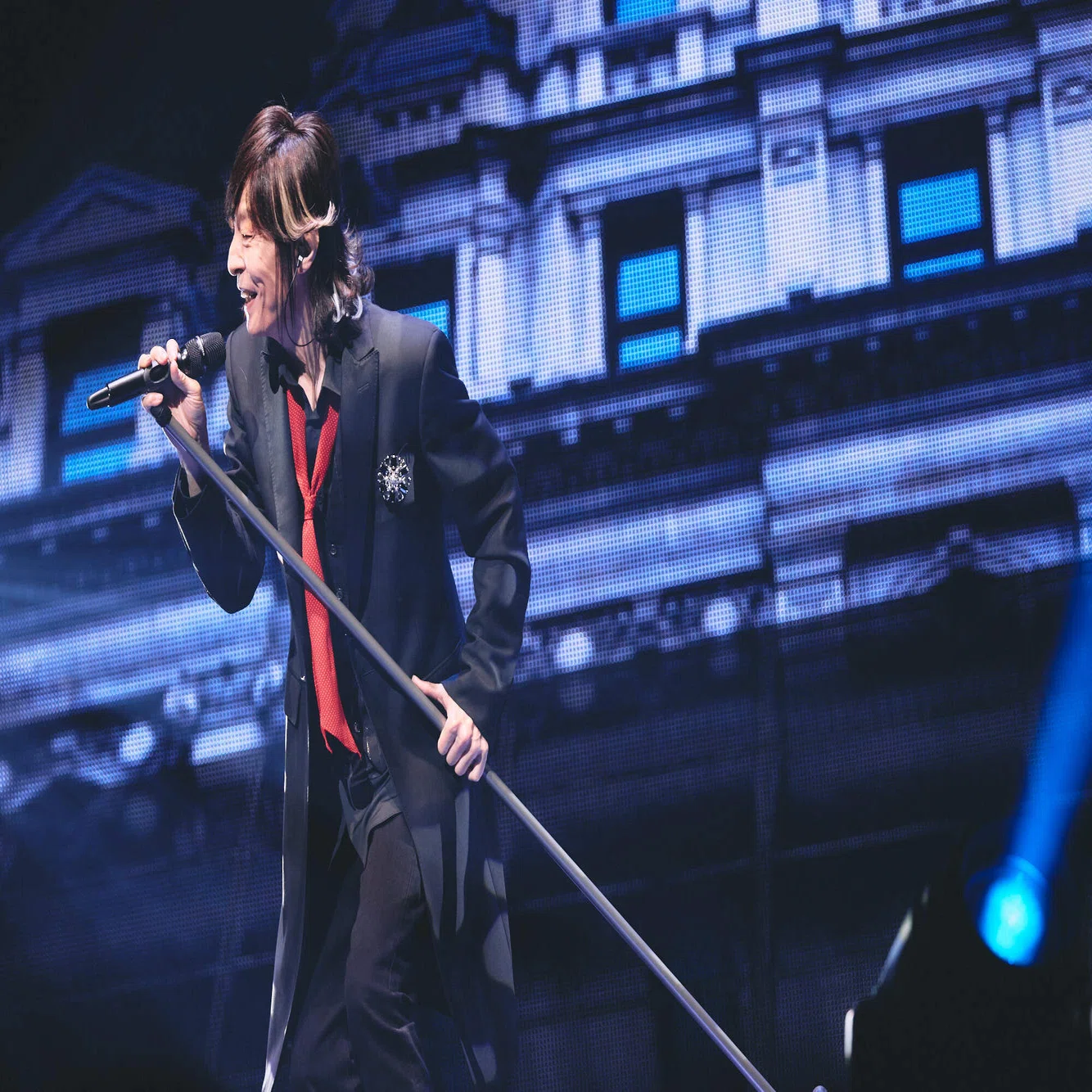 小室哲哉、宇都宮隆、木根尚登。昨年デビュー40周年を迎えたTM NETWORK 