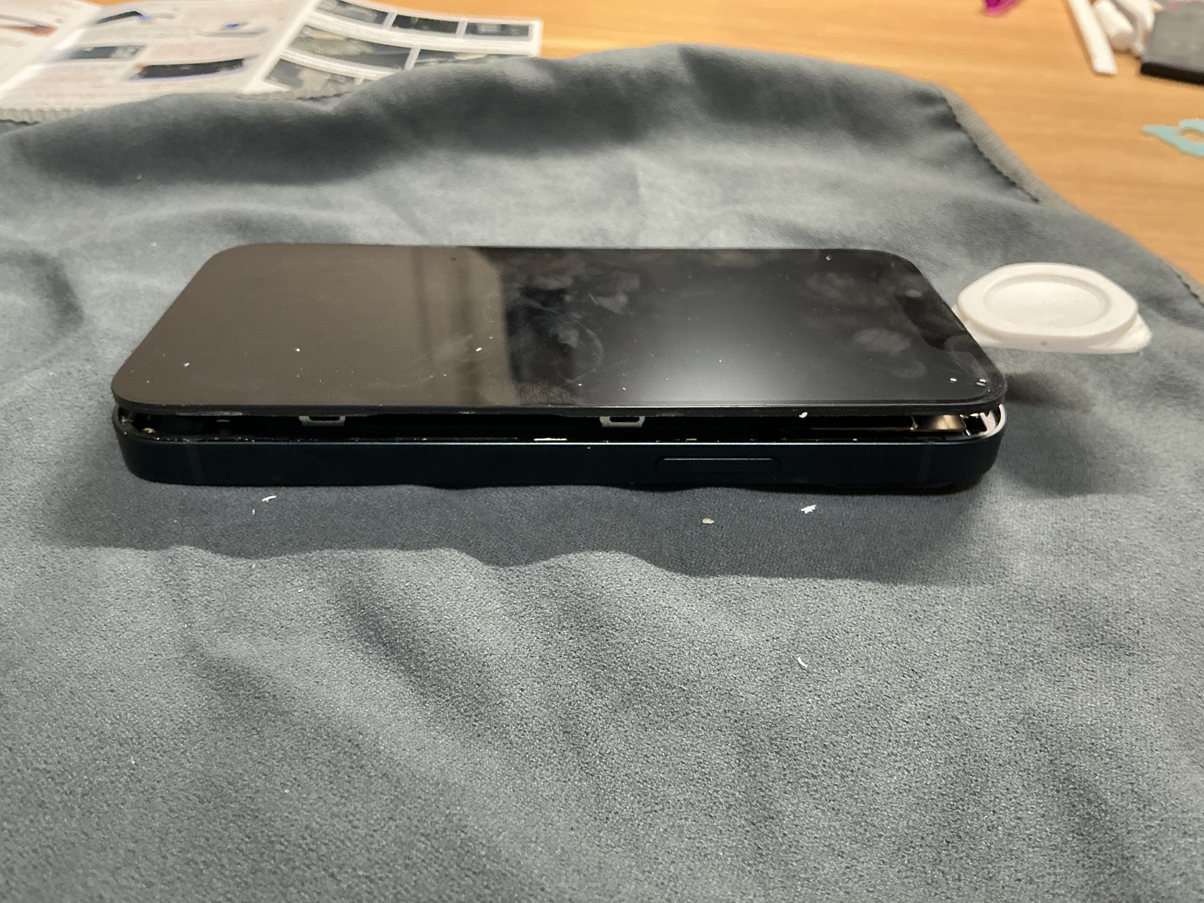 自力でiPhone13 miniのバッテリーを交換したけど、思った以上に大変