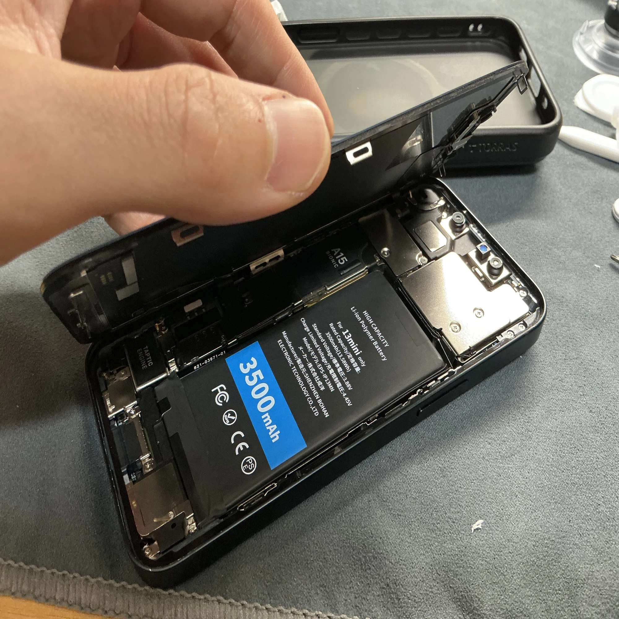 追記あり】自力でiPhone13 miniのバッテリーを交換したけど、思った 