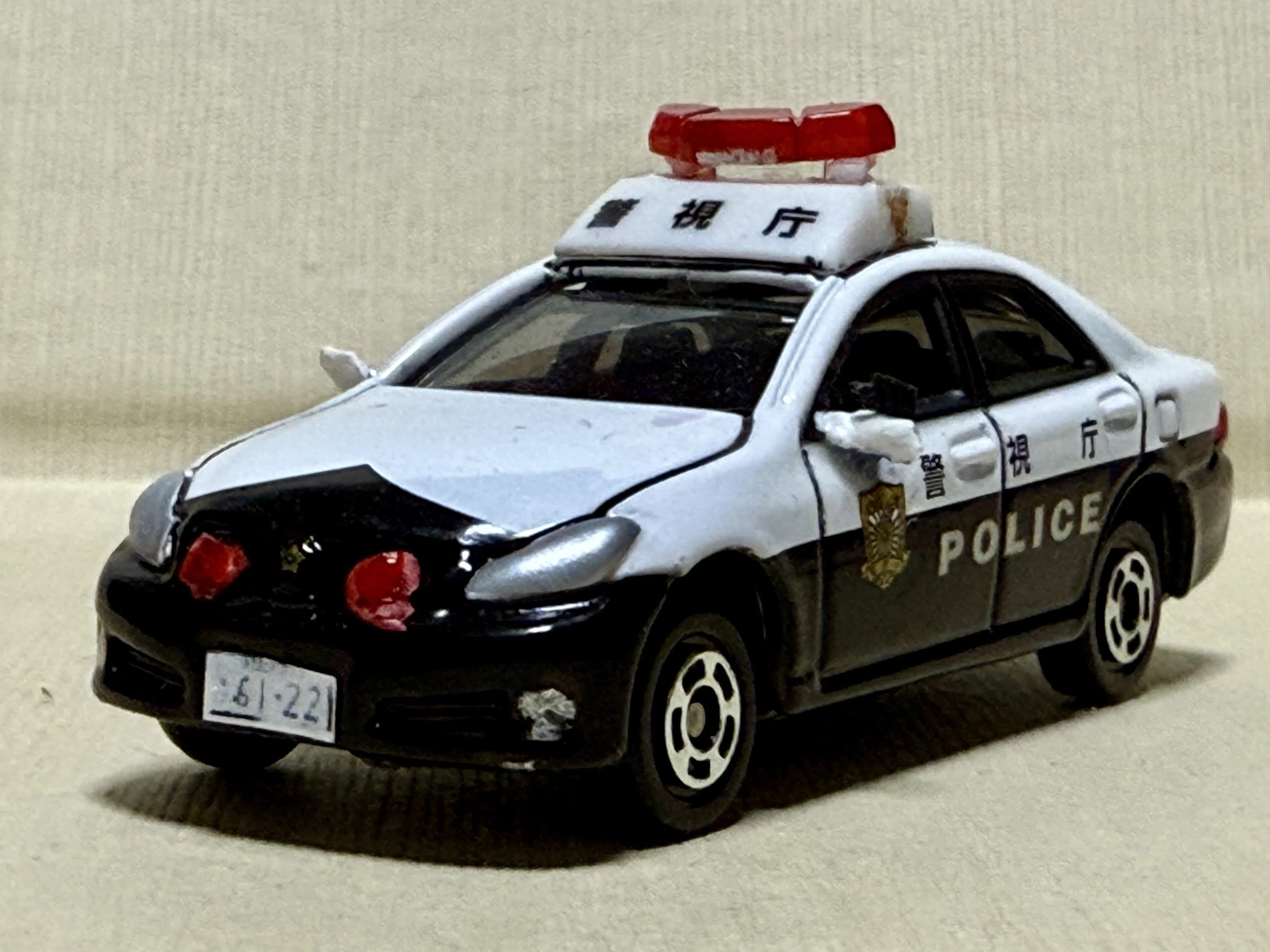 トミカ パトカー 白黒 赤色灯付き 12 トミカ簡単改造 2｜ケンちゃん