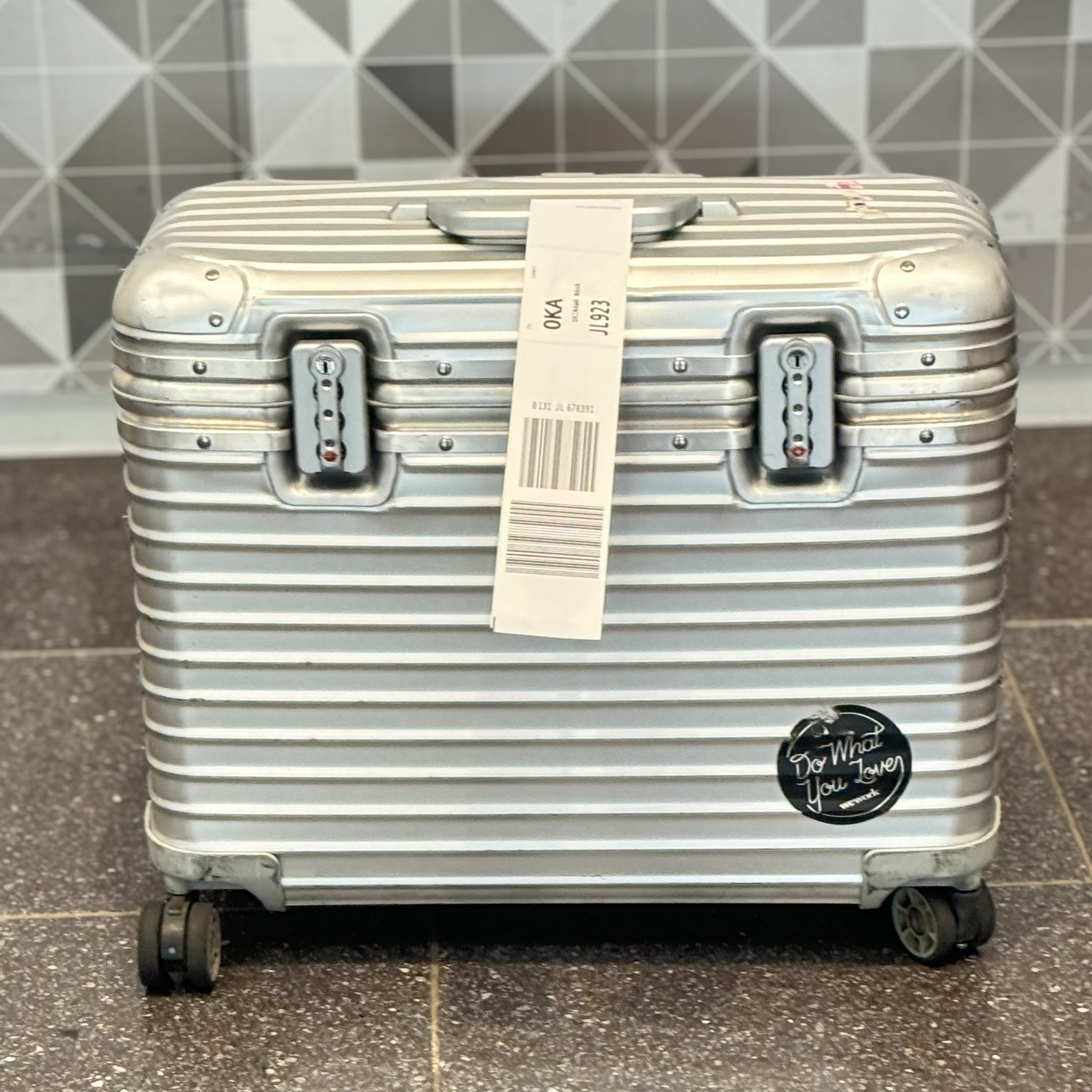 リモア スーツケースパイロット レビュー】使い勝手抜群！リモワ