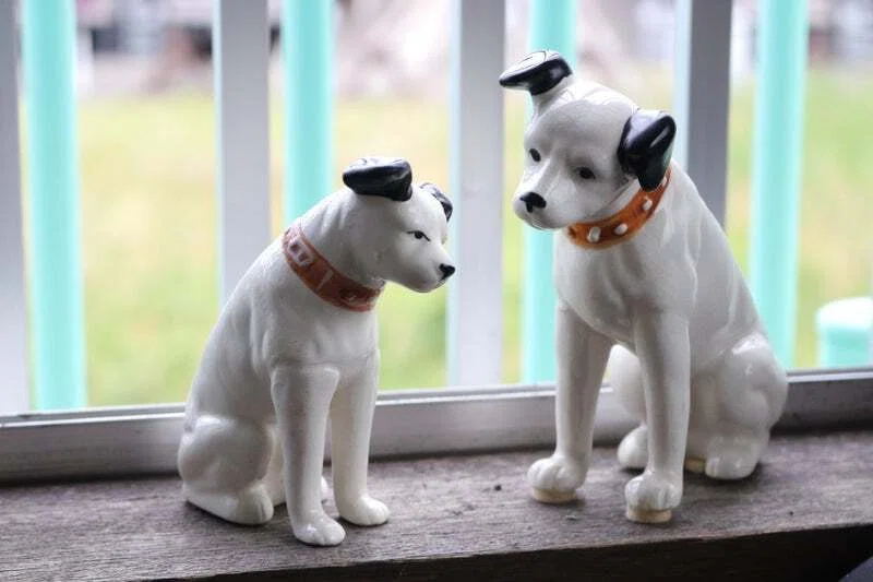 ニッパー犬の置物｜ふるものさん
