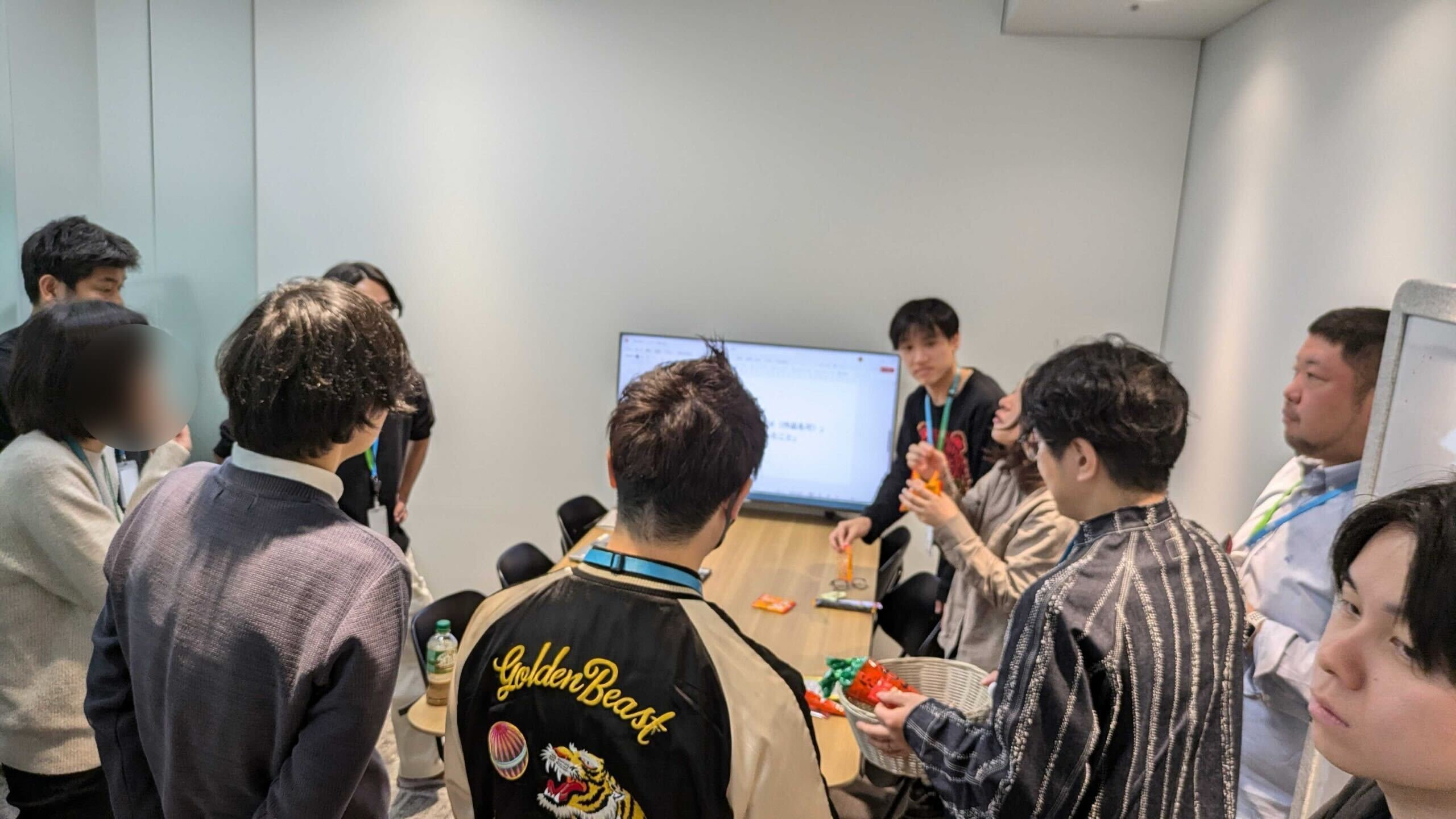 社内の8割が抱える「他部署とのコミュニケーションが取りにくい