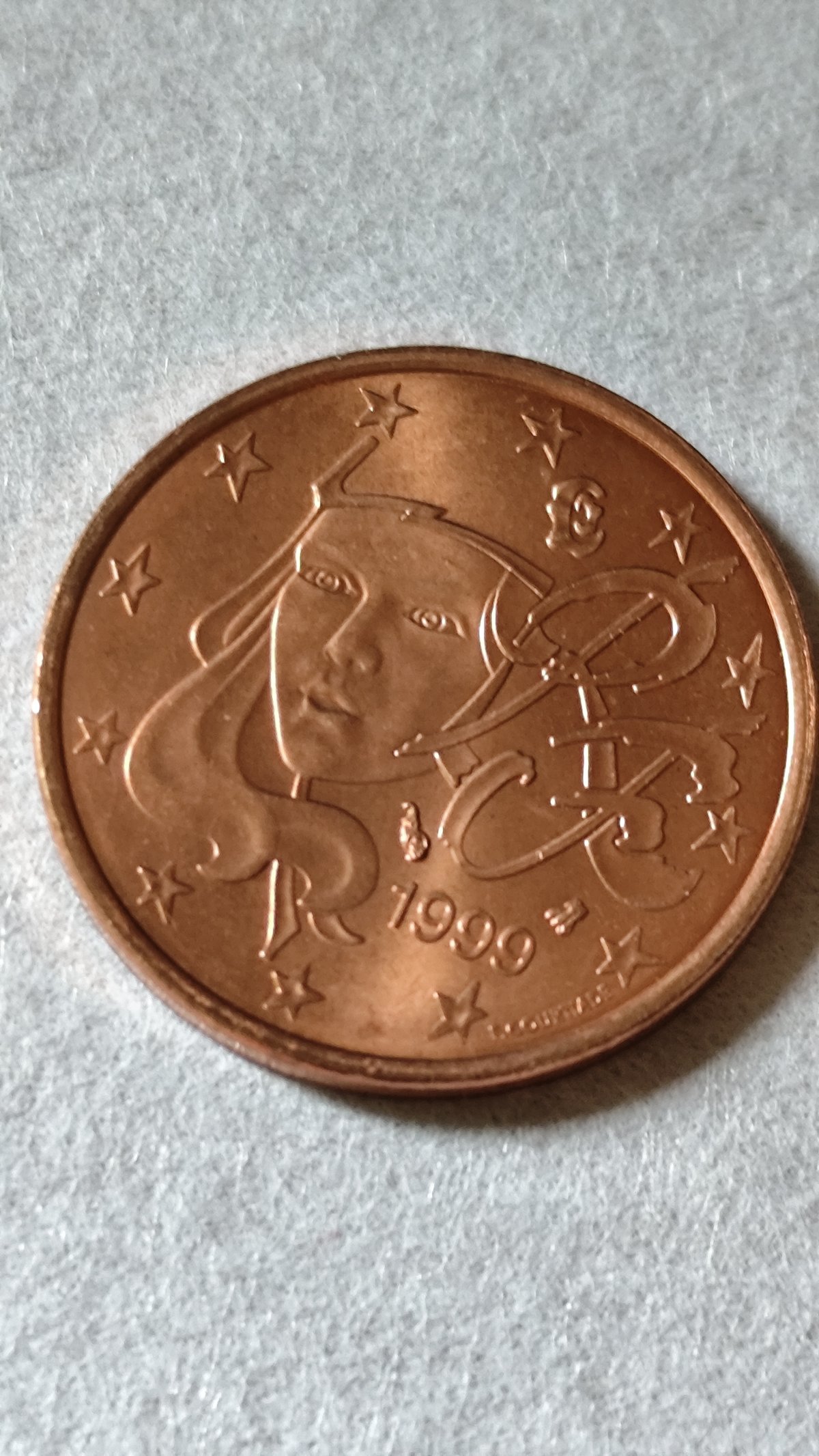 ハンカチ紙幣と50000リラ｜りの