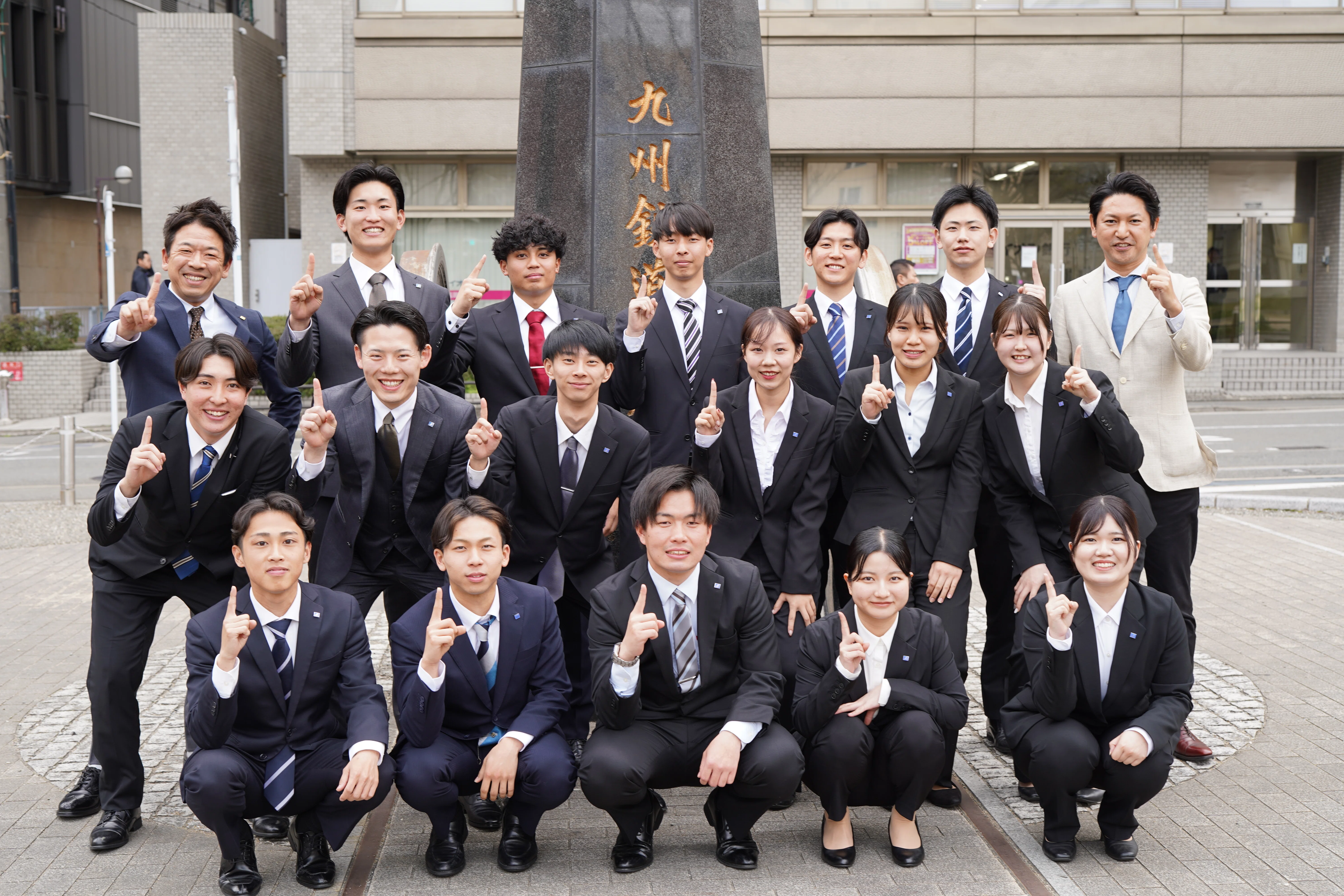 ようこそ、NEXYZ.九州へ！笑顔あふれる入社式＆歓迎会レポート🌸｜東証