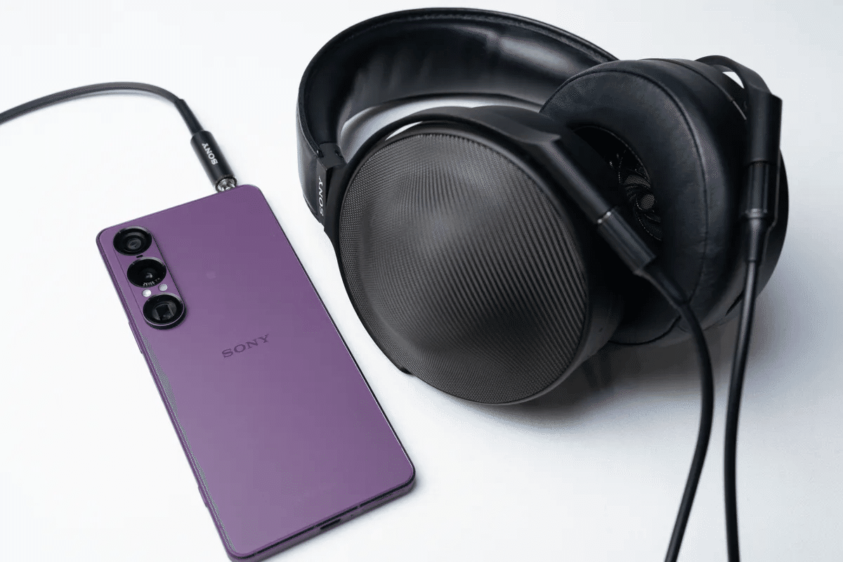 Xperia1Ⅶ オーキッドパープル　フィルム、ヘッドホン付き Xperia1Ⅶ オーキッドパープルフィルム、ヘッドホン付き