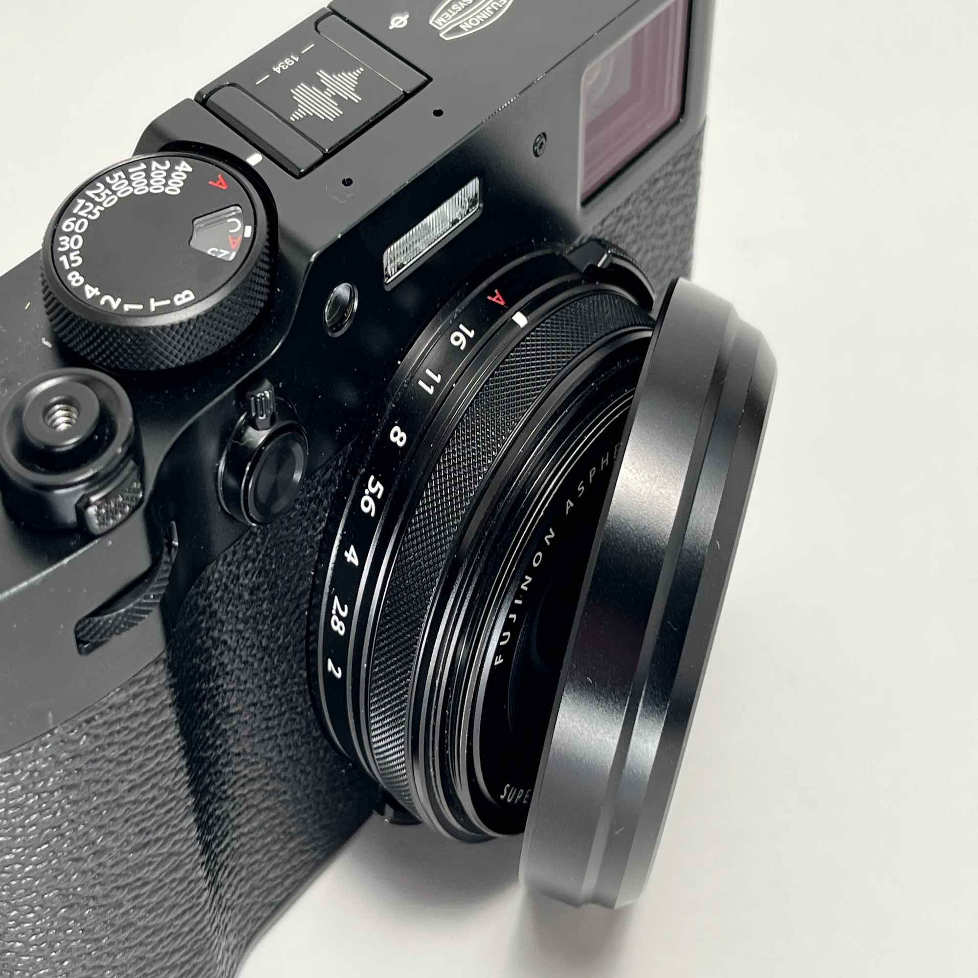 X100VIのレンズ保護のために激安レンズフードを買った話｜KuroBox