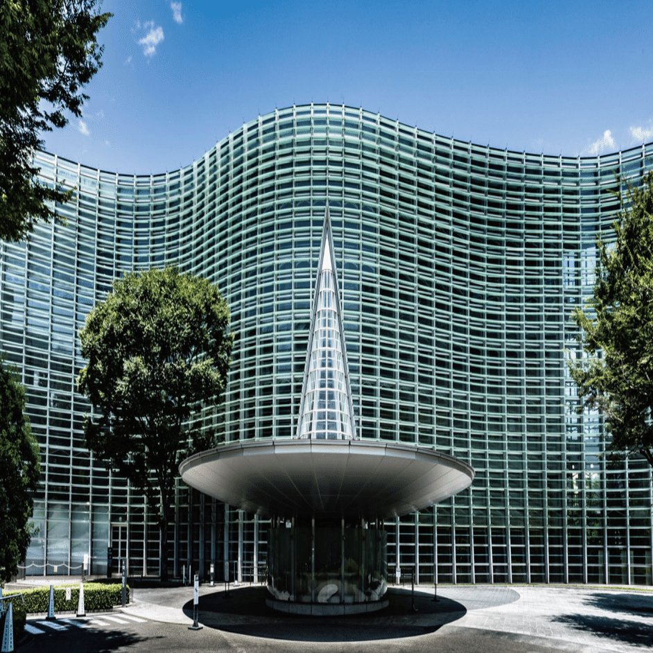 黒川紀章――西洋に抗い、未来を描いた建築家の生涯｜西 克徳｜Grand