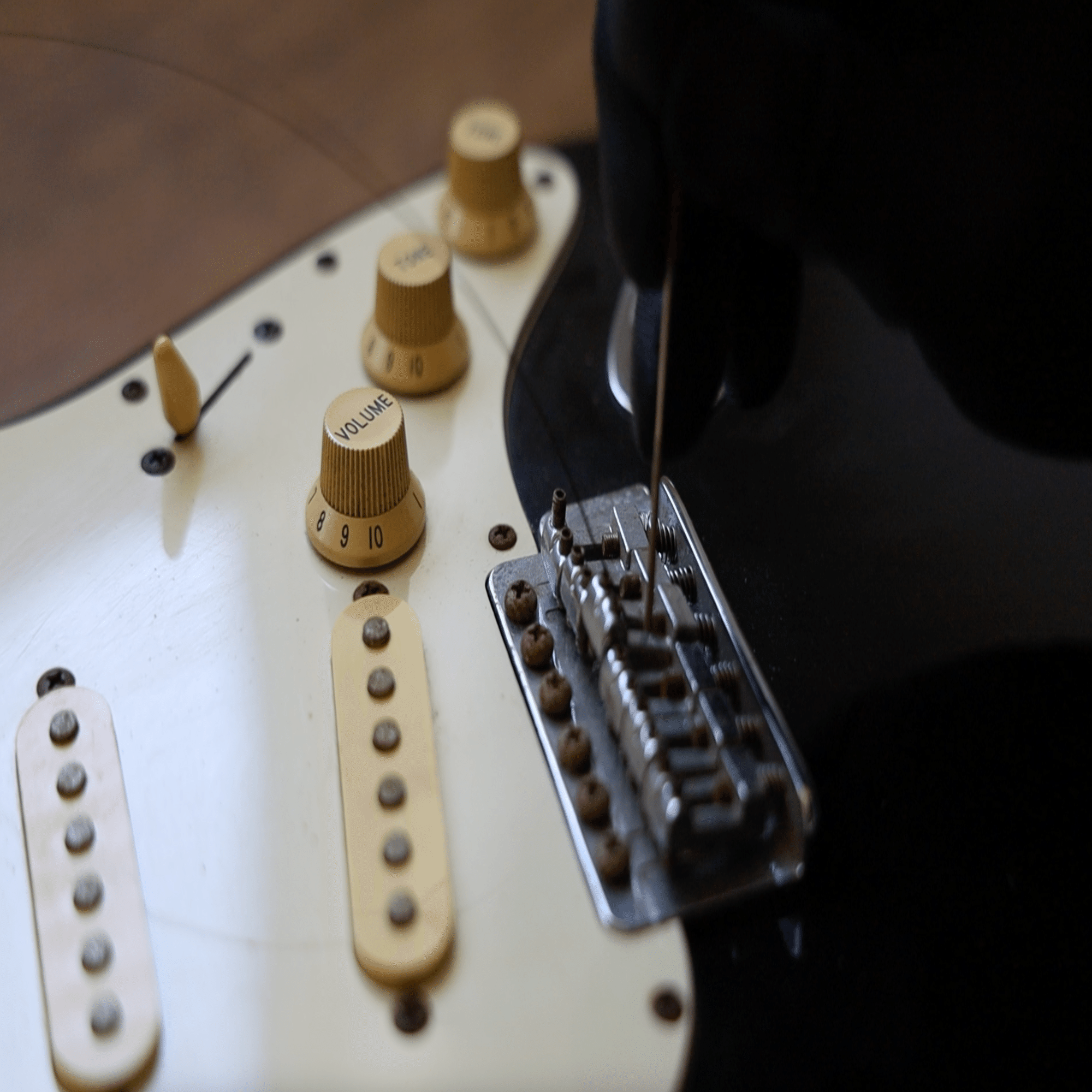 詳細不明のSquier Stratocaster 2｜Croquetteギター機材研究