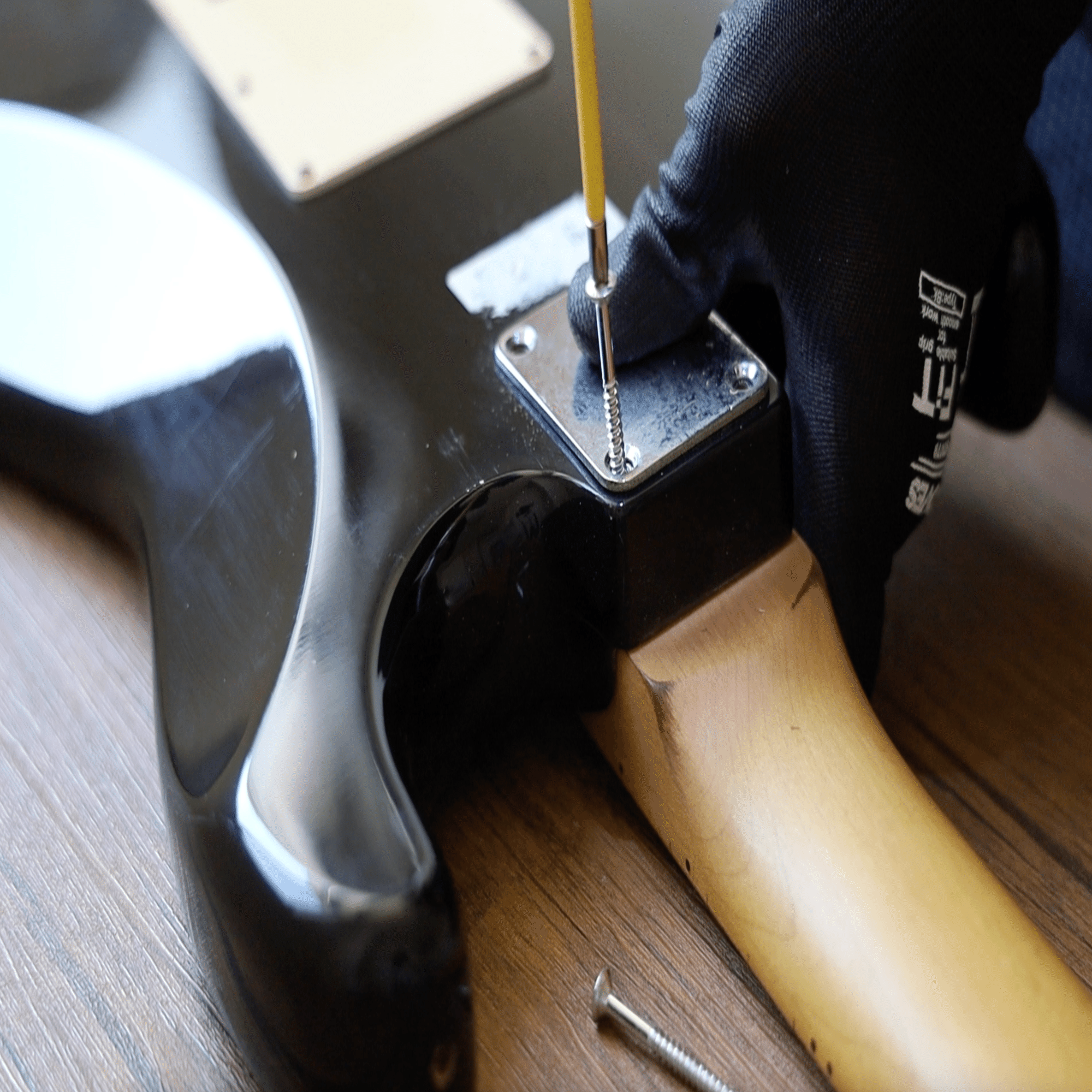 ストラトキャスタータイプ　詳細不明　部品取りに 詳細不明のSquier Stratocaster 2｜Croquetteギター機材研究