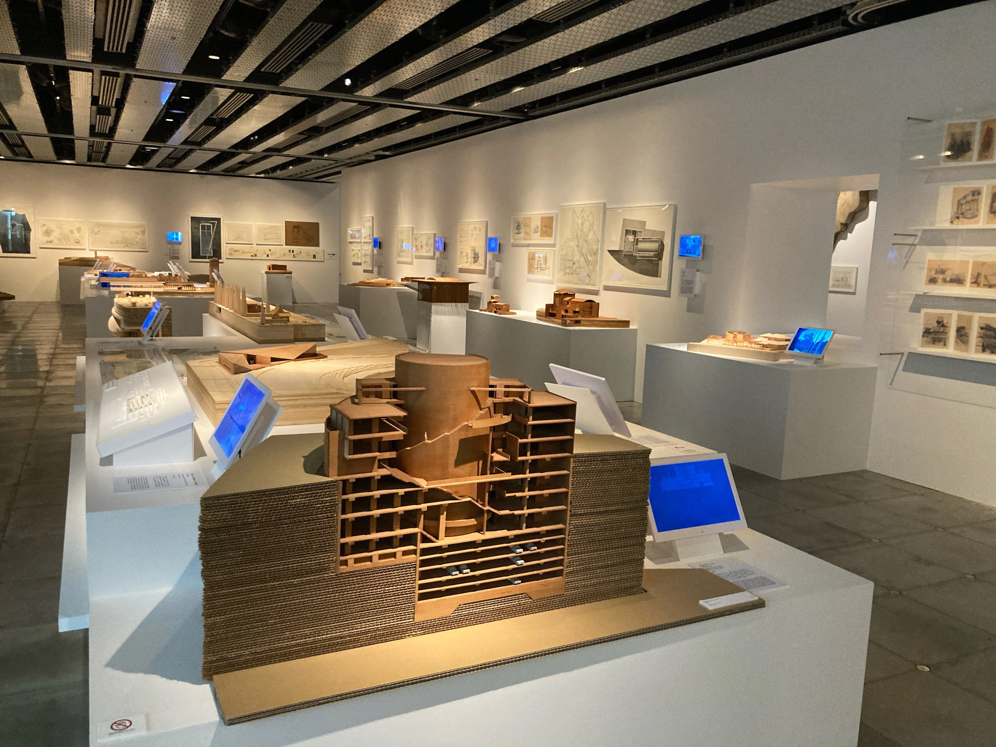 安藤忠雄展｜青春」展 VS．（ヴイエス）グラングリーン大阪うめきた