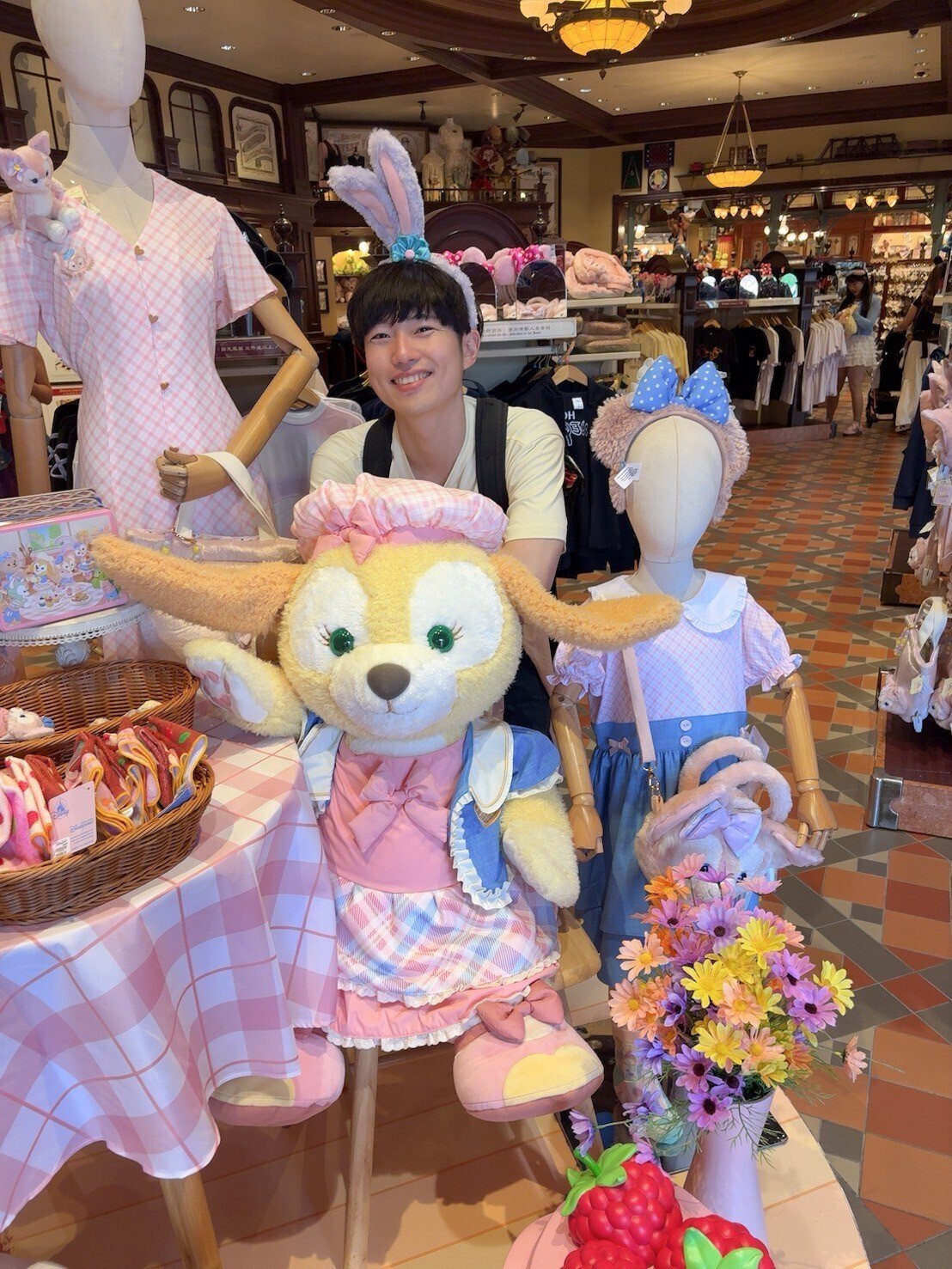 Disney - 【lily】香港ディズニー3商品 🌿Enchanted Garden Restaurant🫖 エンチャでは香港15周年の