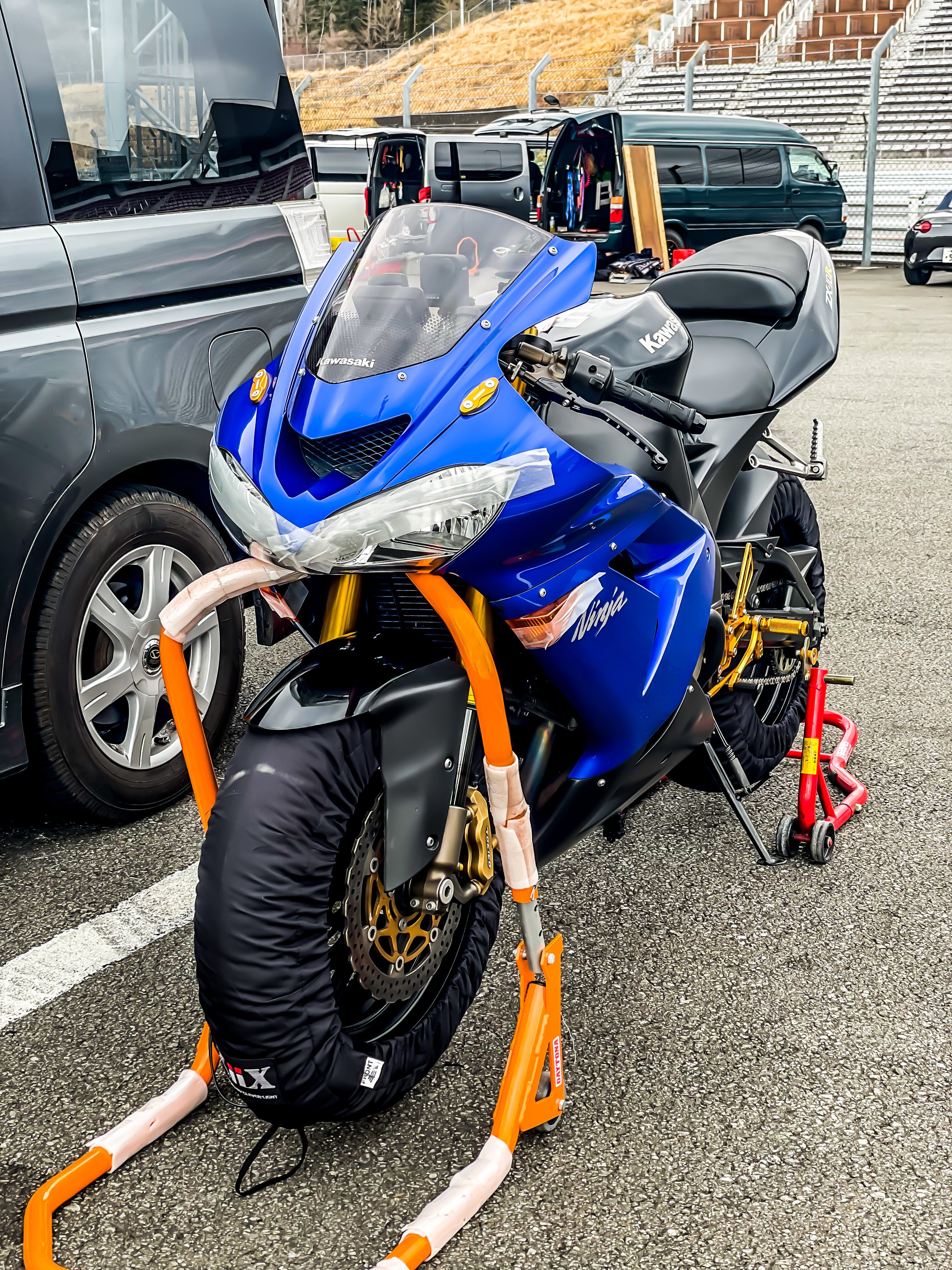 yukki様2点おまとめ カワサキ（KAWASAKI）2004年 Ninja ZX-10R・新登場のカタログ
