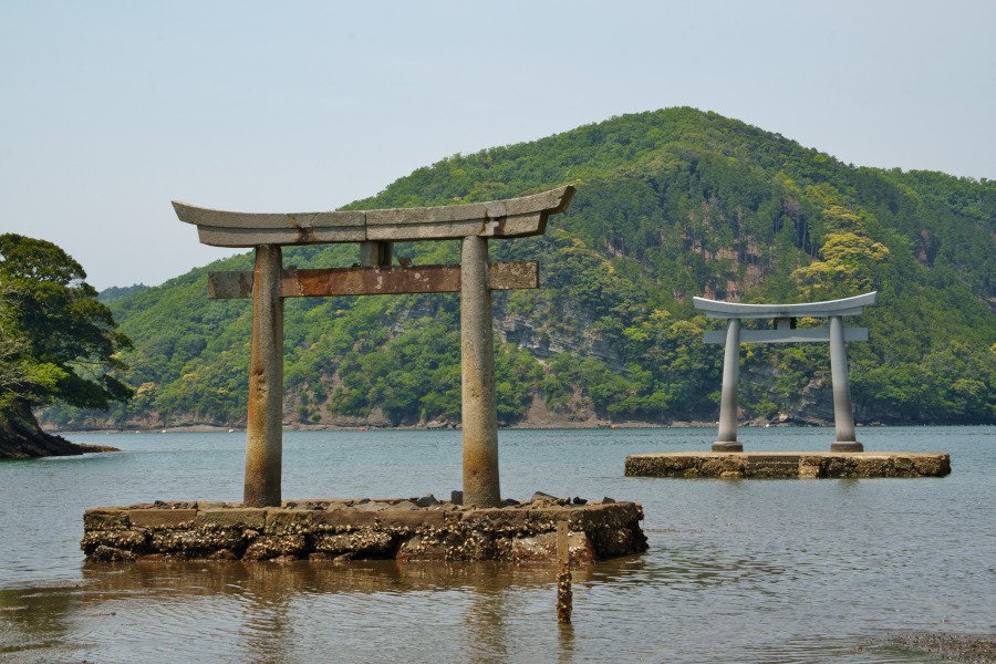 祭祀と空間のコスモロジー : 対馬と沖縄 本