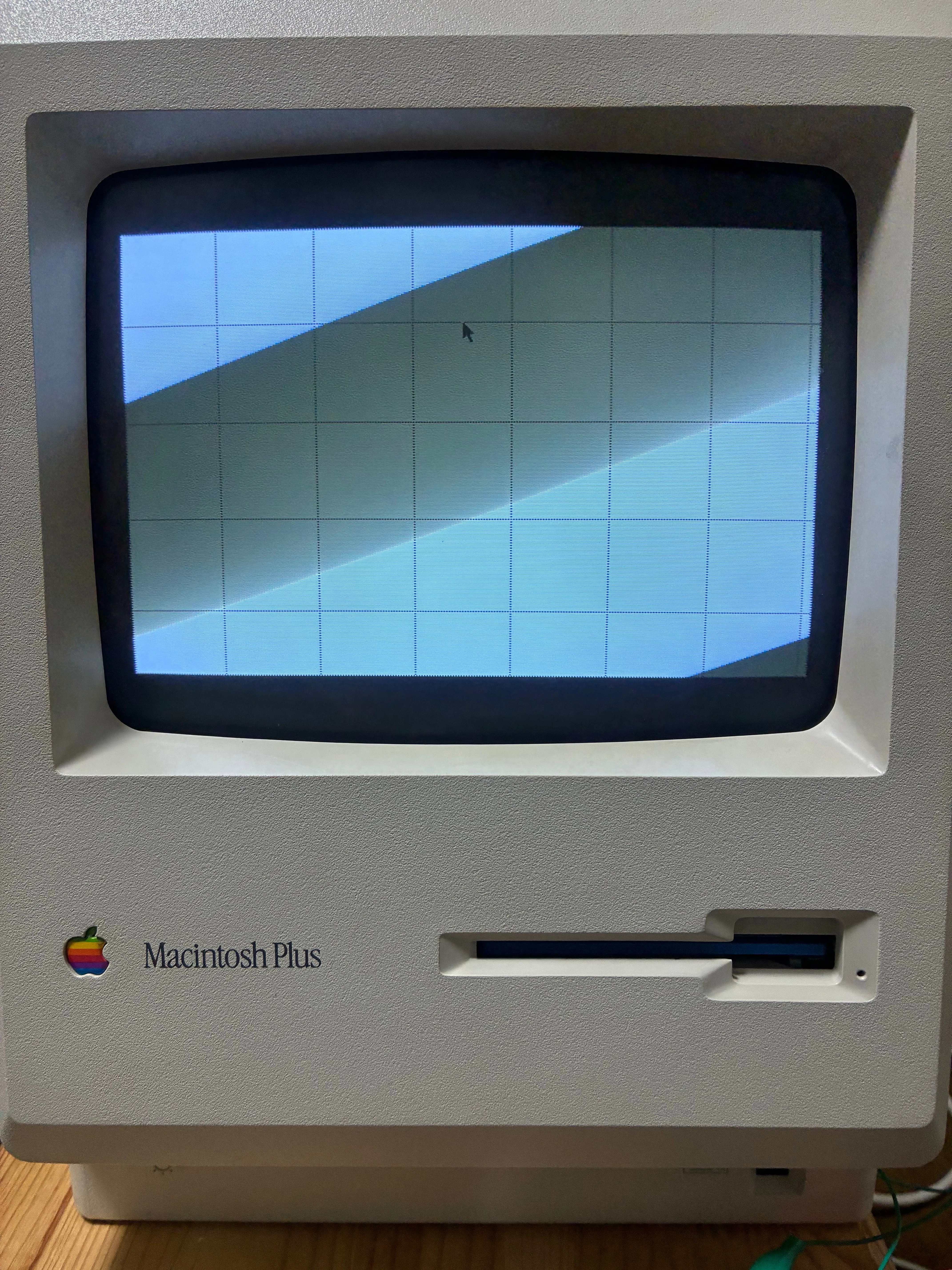 Macintosh Plusのディスプレイを調整！｜Tookato