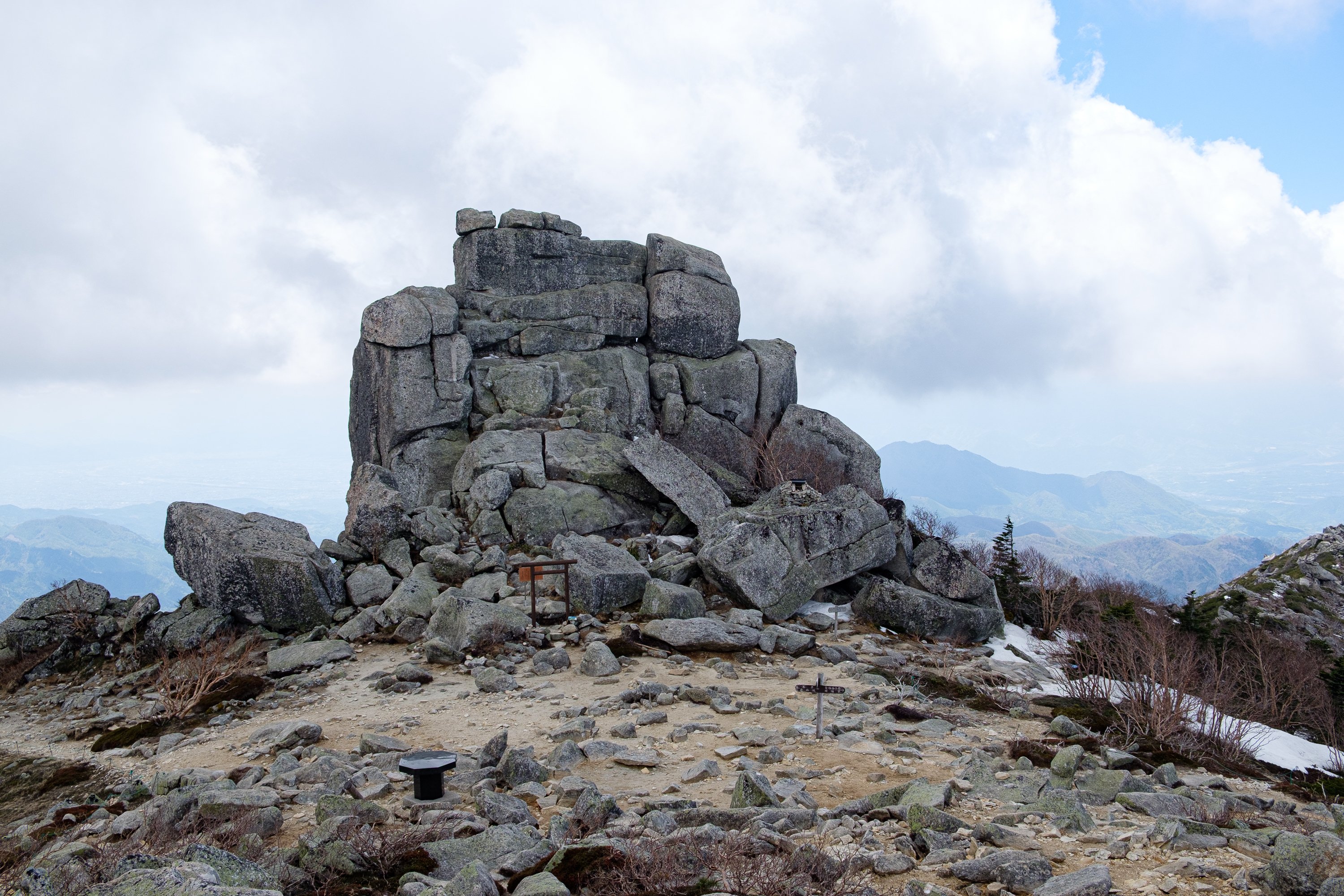 吉峯窯 平安 五代目 与し三 寒スズメ 乾山写 GWの喧騒を