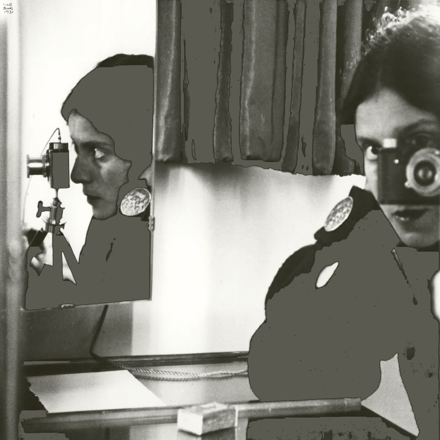 静けさの中に・・「夜のエンパイア・ステート・ビル」-Ilse Bing