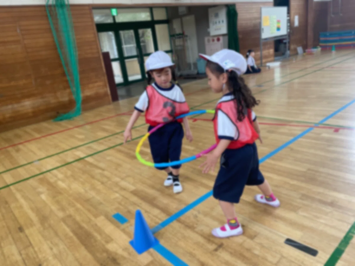 1年生 体育 体つくり運動｜泉大津市立楠小学校