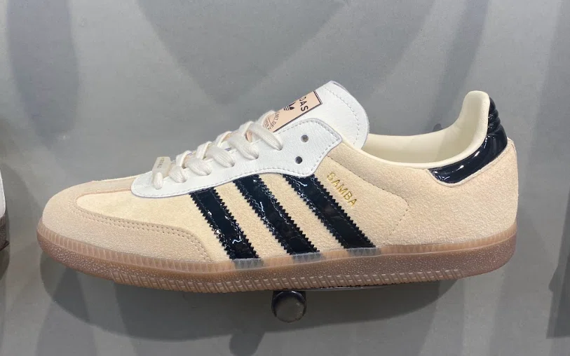 希少　非売品　adidas 販促用　スニーカー　ディスプレイスタンド 希少 非売品 adidas 販促用 スニーカー ディスプレイスタンド - メルカリ
