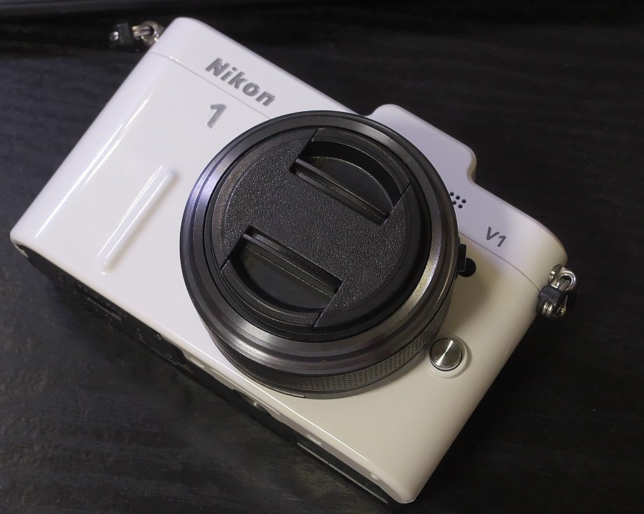 Nikon - Nikon1 S1【動作確認済】★単焦点レンズ付属★美品♪★ Nikon1 S1【動作確認済】☆単焦点レンズ付属☆美品♪☆