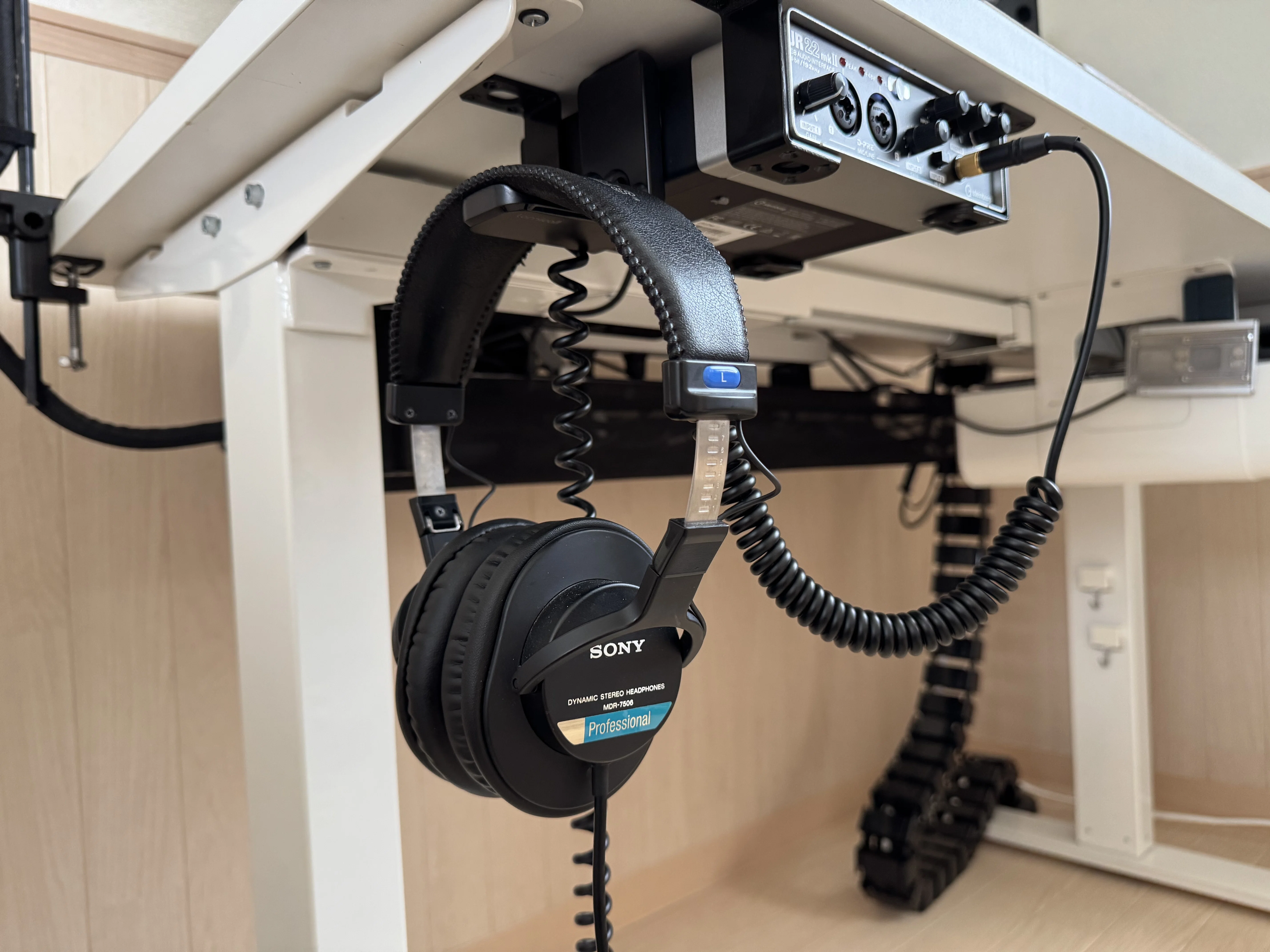 MDR-7506のイヤーパッドを交換してみた｜定番ヘッドフォンは長く使える｜KK