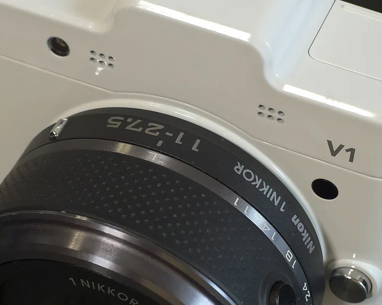 ニコン NIKON1 V 1 プラス 1NIKKOR (ジャンク) Nikon - NIKON 1 v1 （本体ジャンク）の通販 by たまご's shop｜ニコン