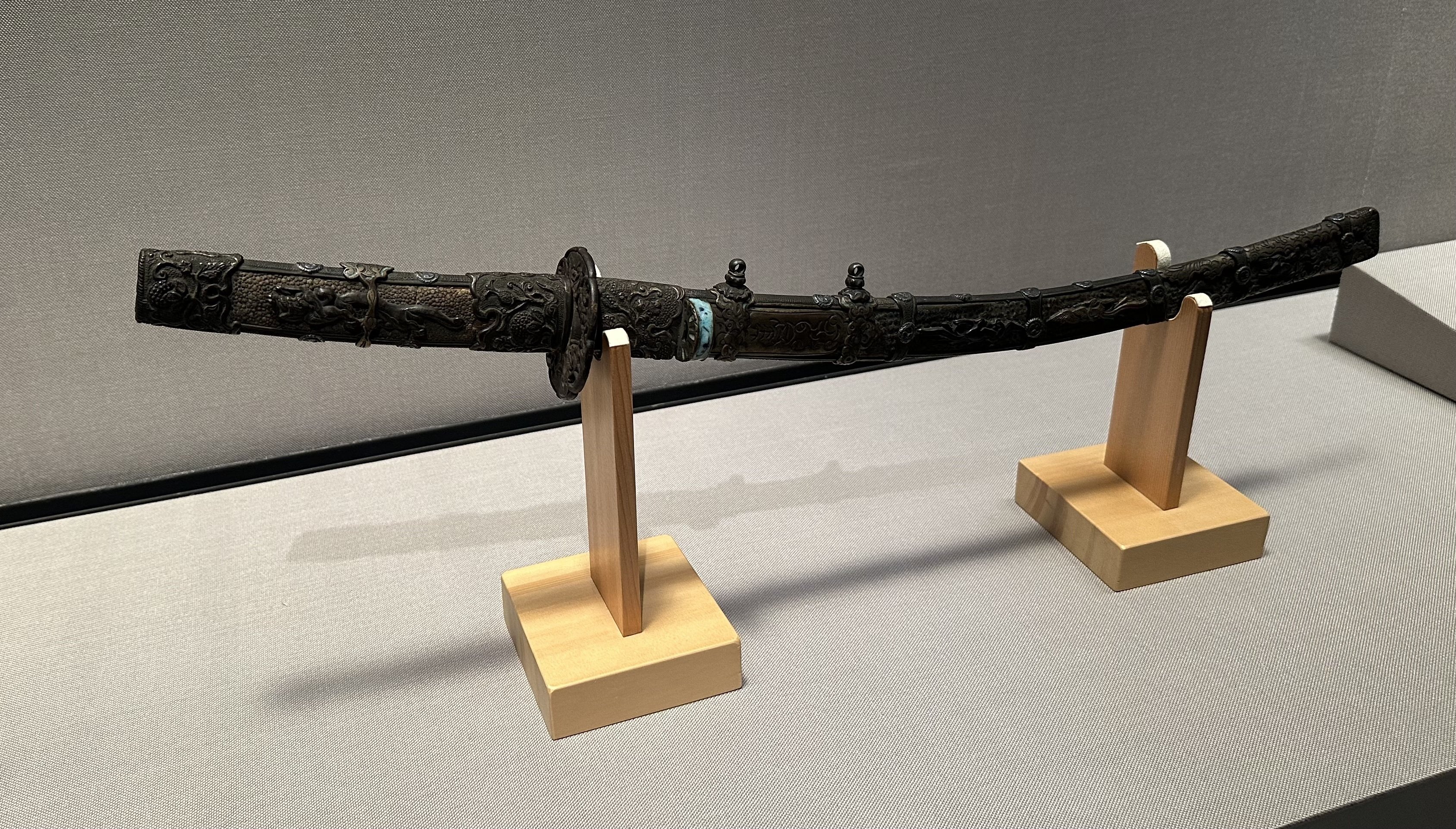 ◆時代物　短刀鍔　アイヌ　モレウ柄　渦巻　合口　拵　刀装具 短刀拵え 両櫃変わり塗鞘 時代金具 刀装具/鐔/鍔/大刀/脇差/短刀