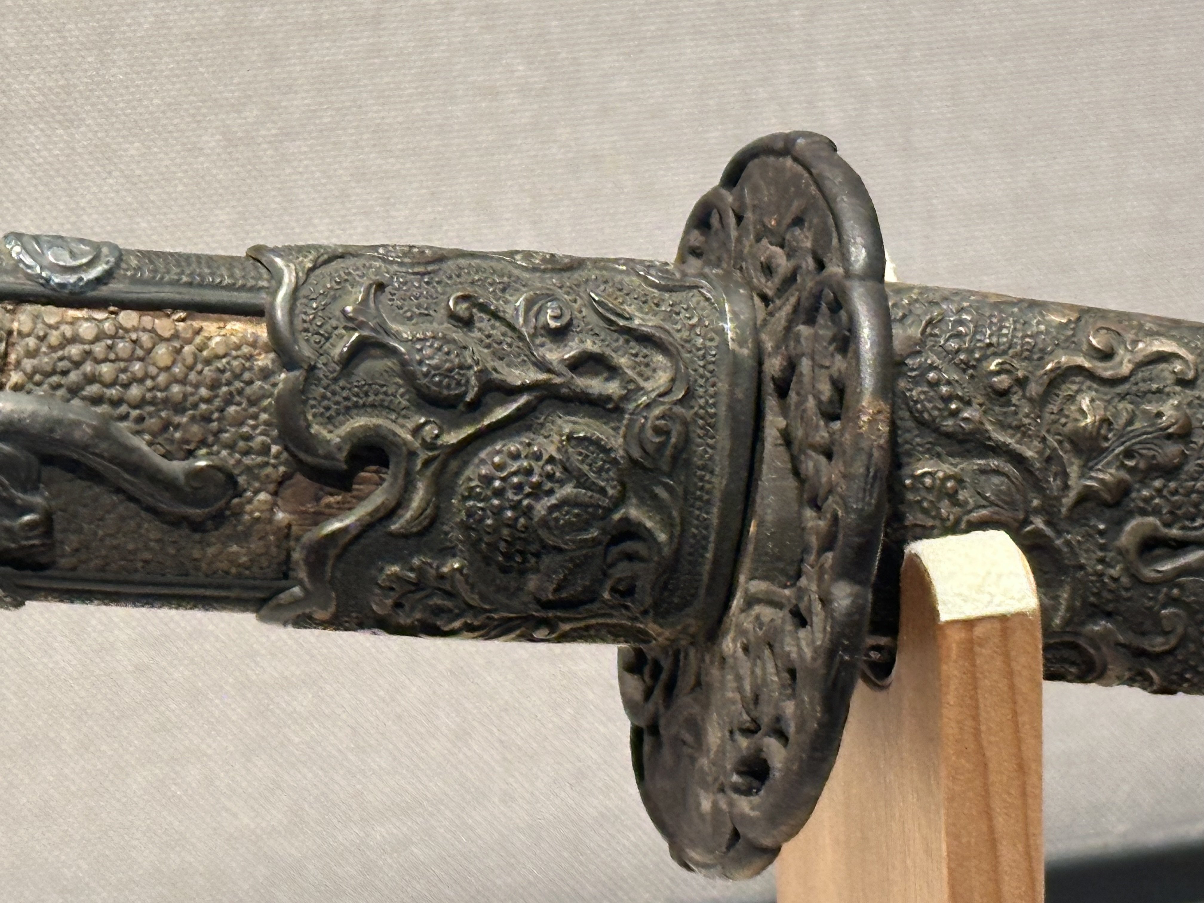 アイヌ刀 鹿角尽拵 目貫紅葉に鹿象嵌 大珍品 江戸時代 （珍品