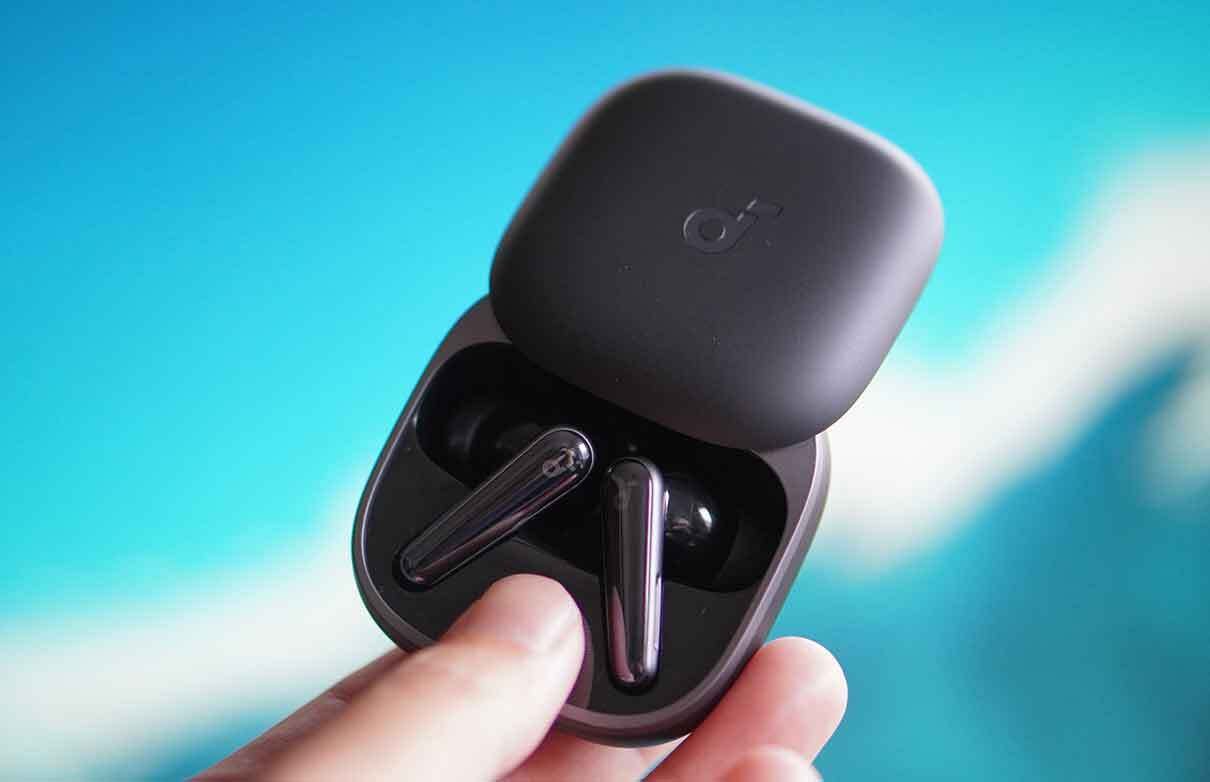 レビュー】Soundcore Liberty 5は低音が強すぎる？｜Ankerの新作