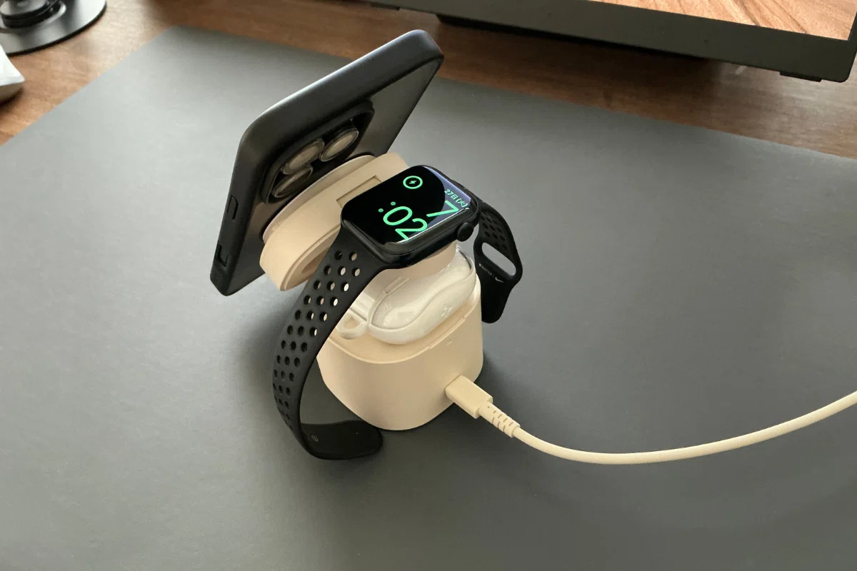 全部まとめて充電】MOTTERU 4in1 マグネット式 ワイヤレス充電器 