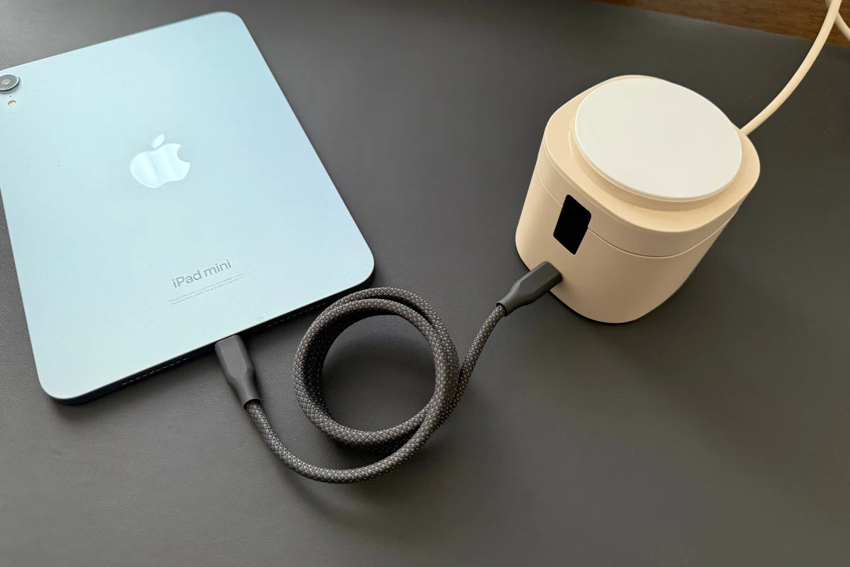 全部まとめて充電】MOTTERU 4in1 マグネット式 ワイヤレス充電器 