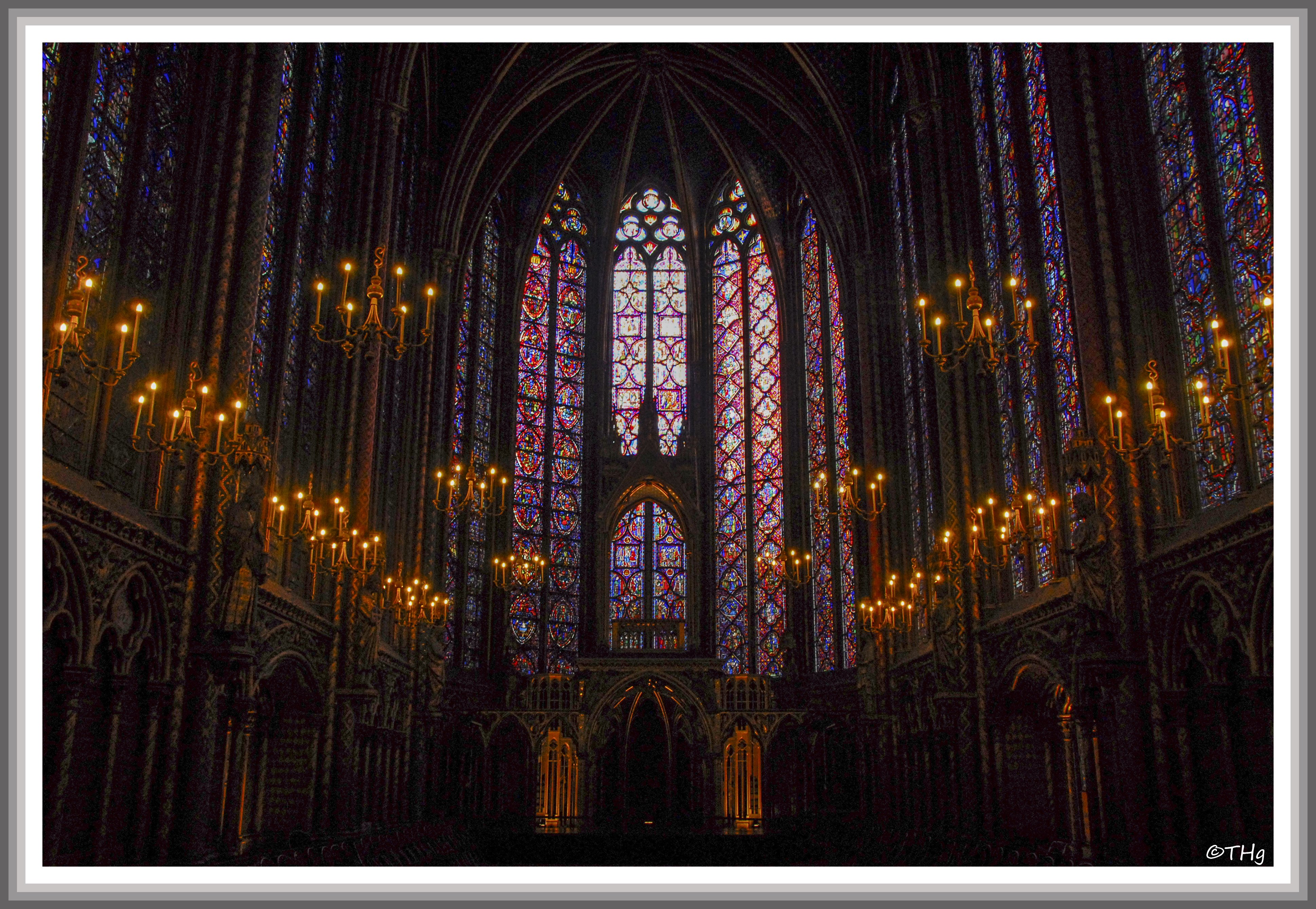 ステンドグラスの美（フランス・ノートルダム大聖堂）｜taka