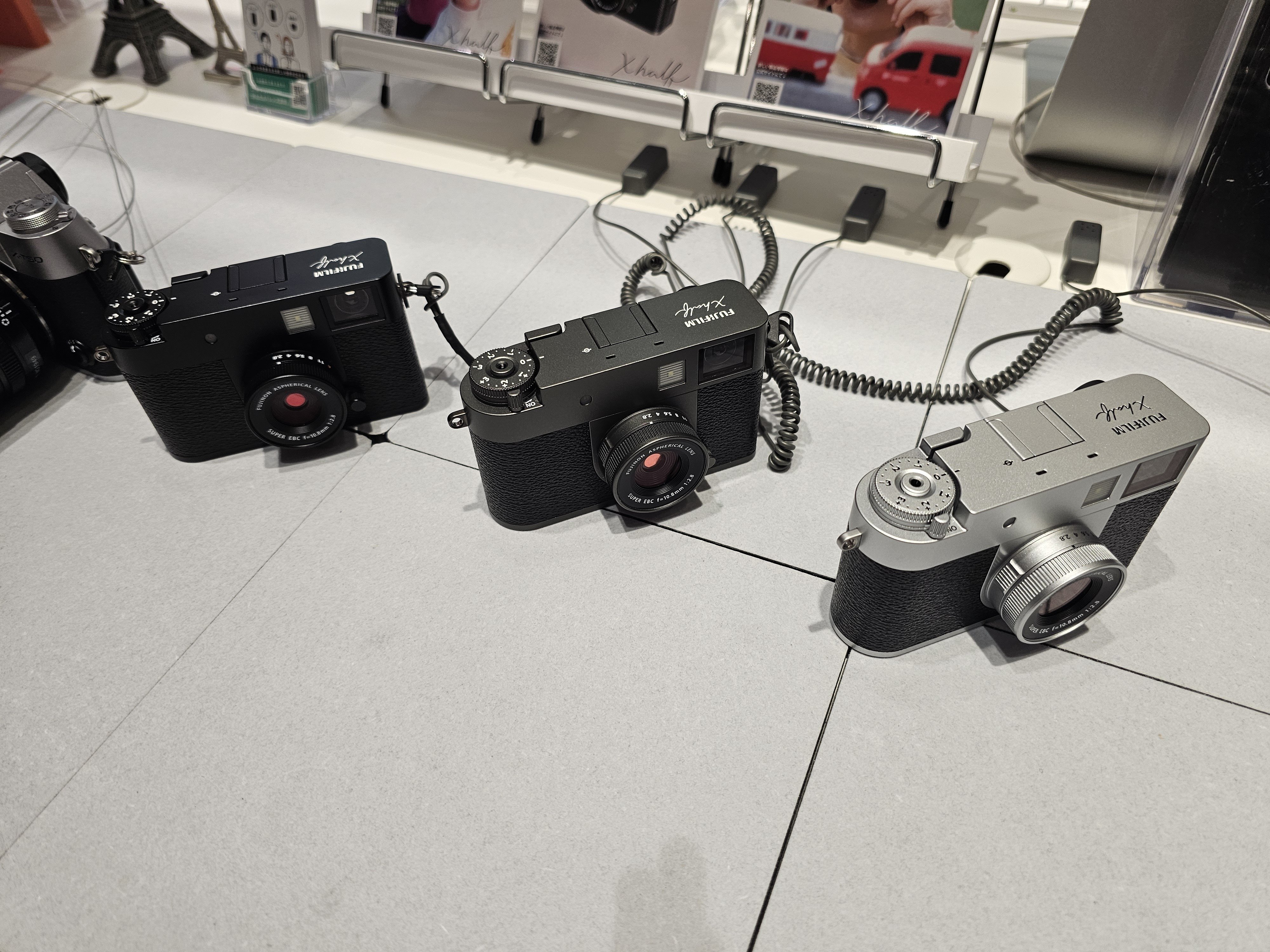 富士フィルム Xhalf FUJIFILM X half」新発売 | News | FUJIFILM X Series & GFX - Japan