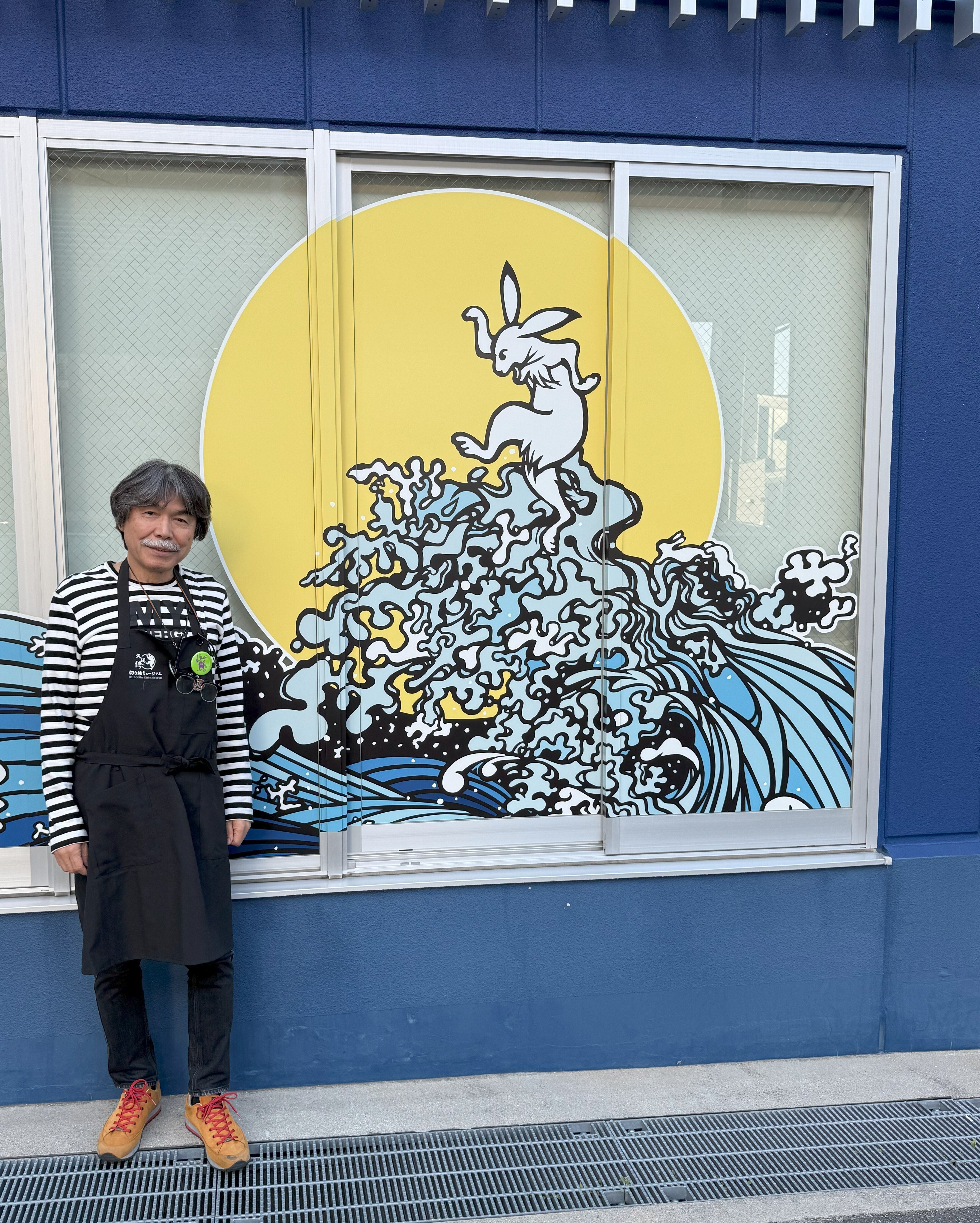 紙を切る」魅力にとりつかれ、「切り絵画家」として世界中から注目され