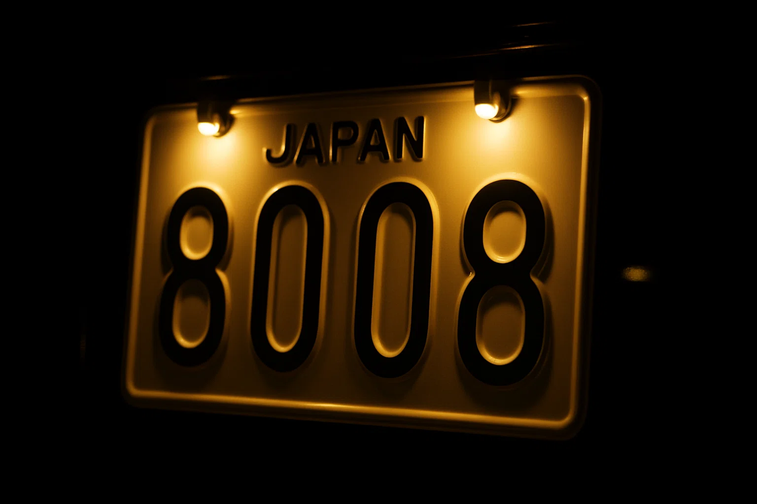 ナンバープレート「8008」に隠された7つの幸運の意味｜エンジェル