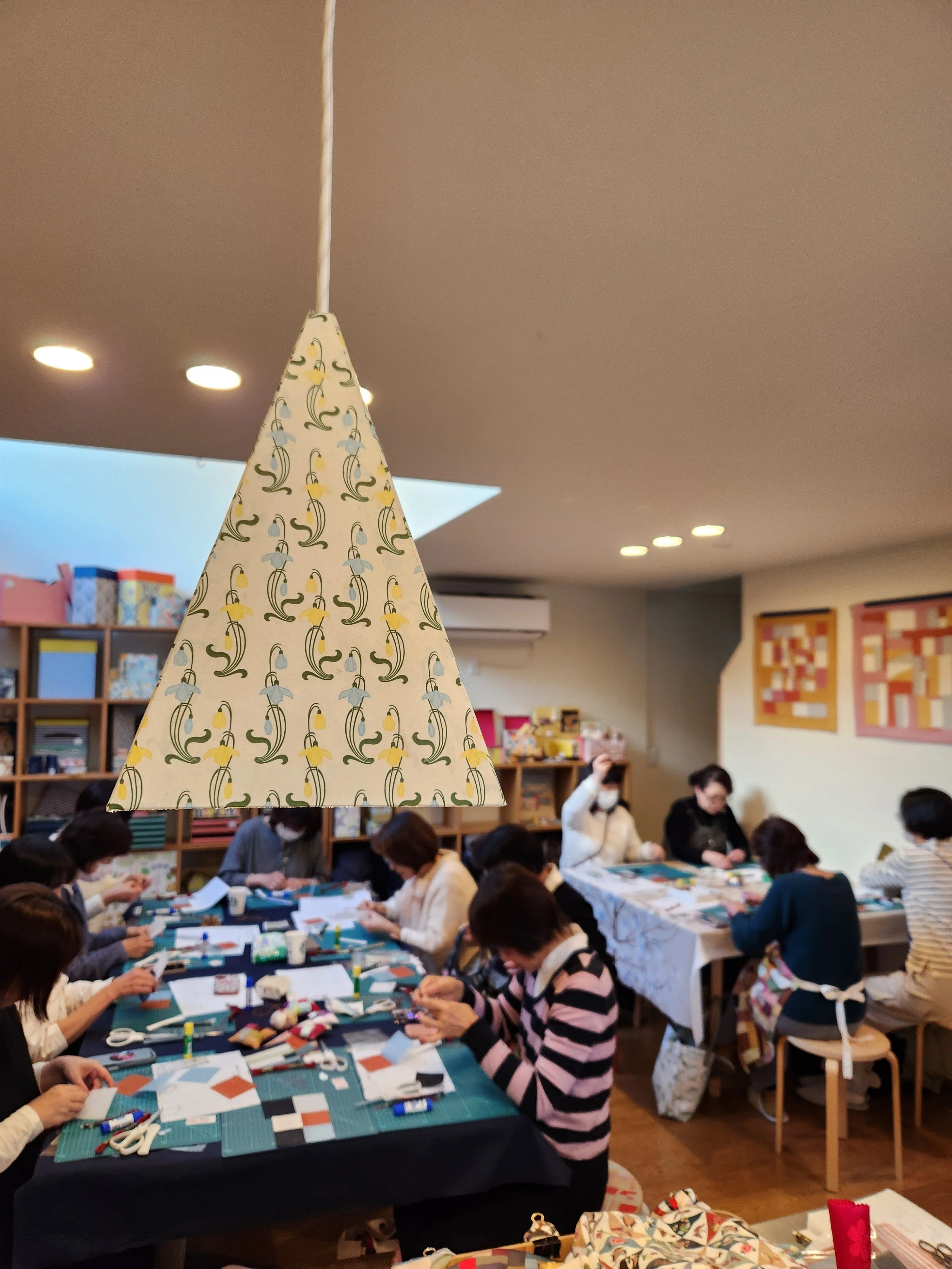 世界にたった一つの景色を纏った牡丹の茶杯---“Kintsugi”: the