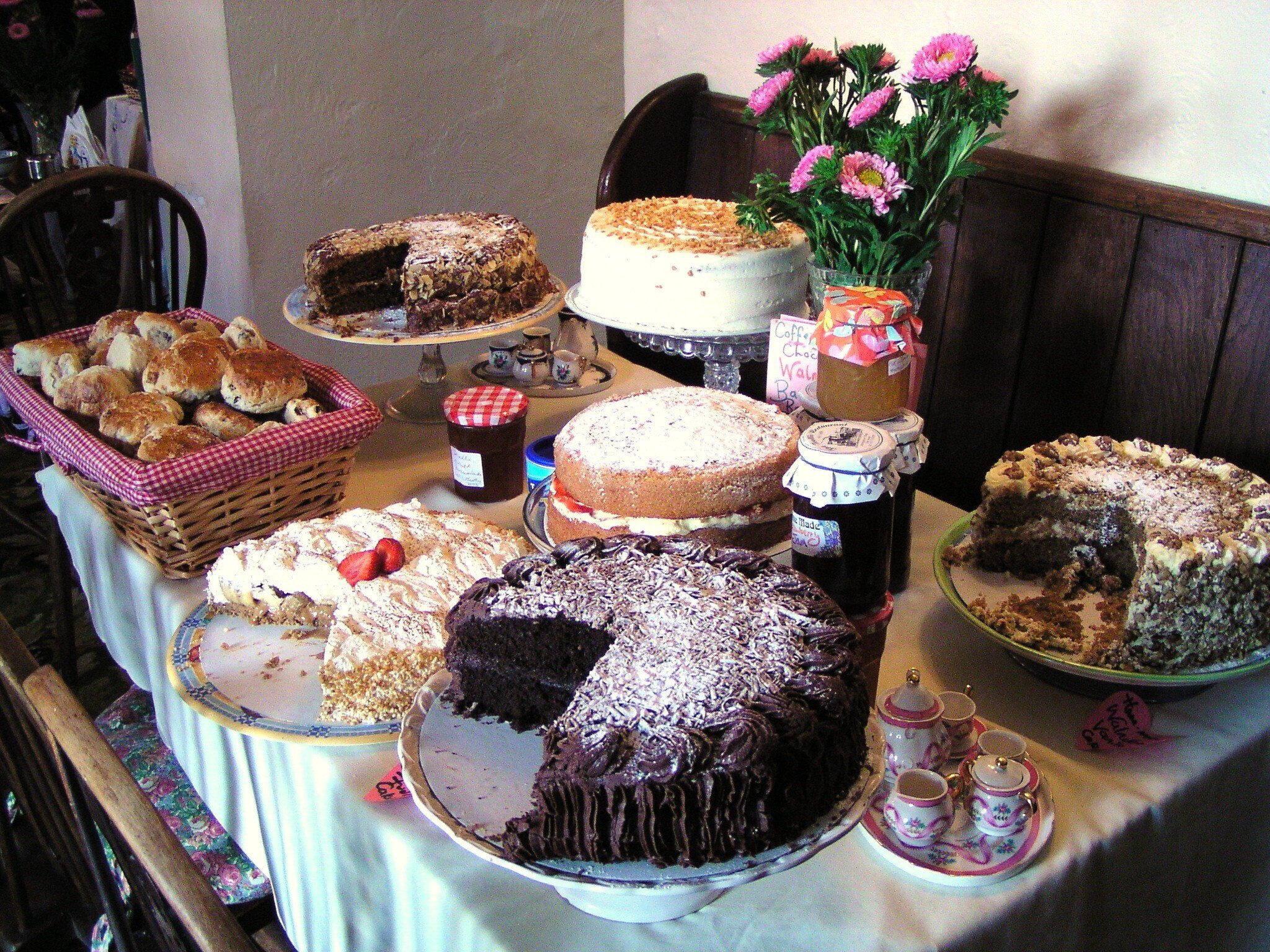 英国のお菓子】女王陛下のお気に入り ヴィクトリア・サンドイッチ