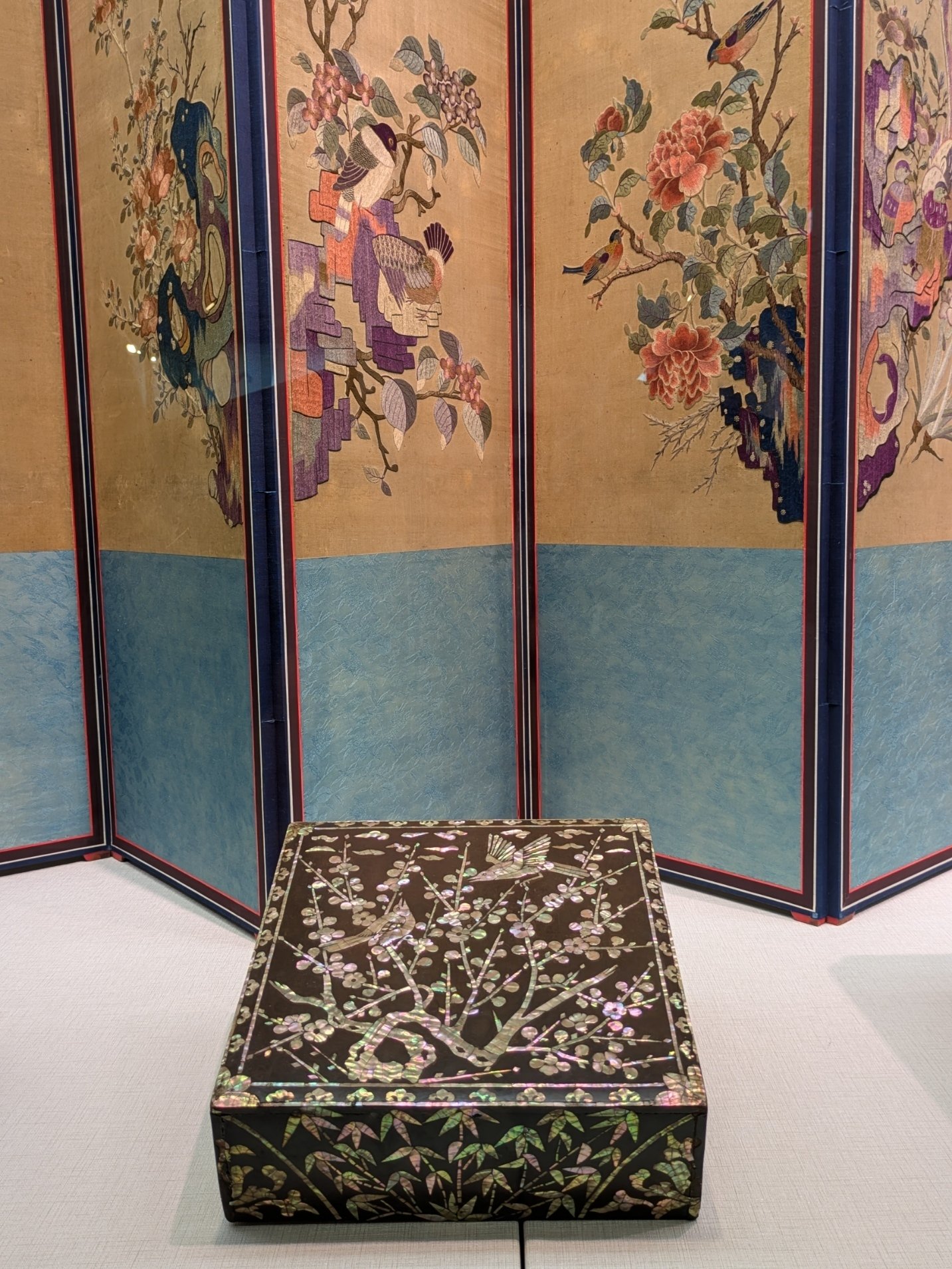 【韓国美術 螺鈿細工 /ローテーブル・折畳み：花鳥画福喜古玩　冠婚葬祭 Yahoo!オークション -「韓国 螺鈿」(テーブル) (家具