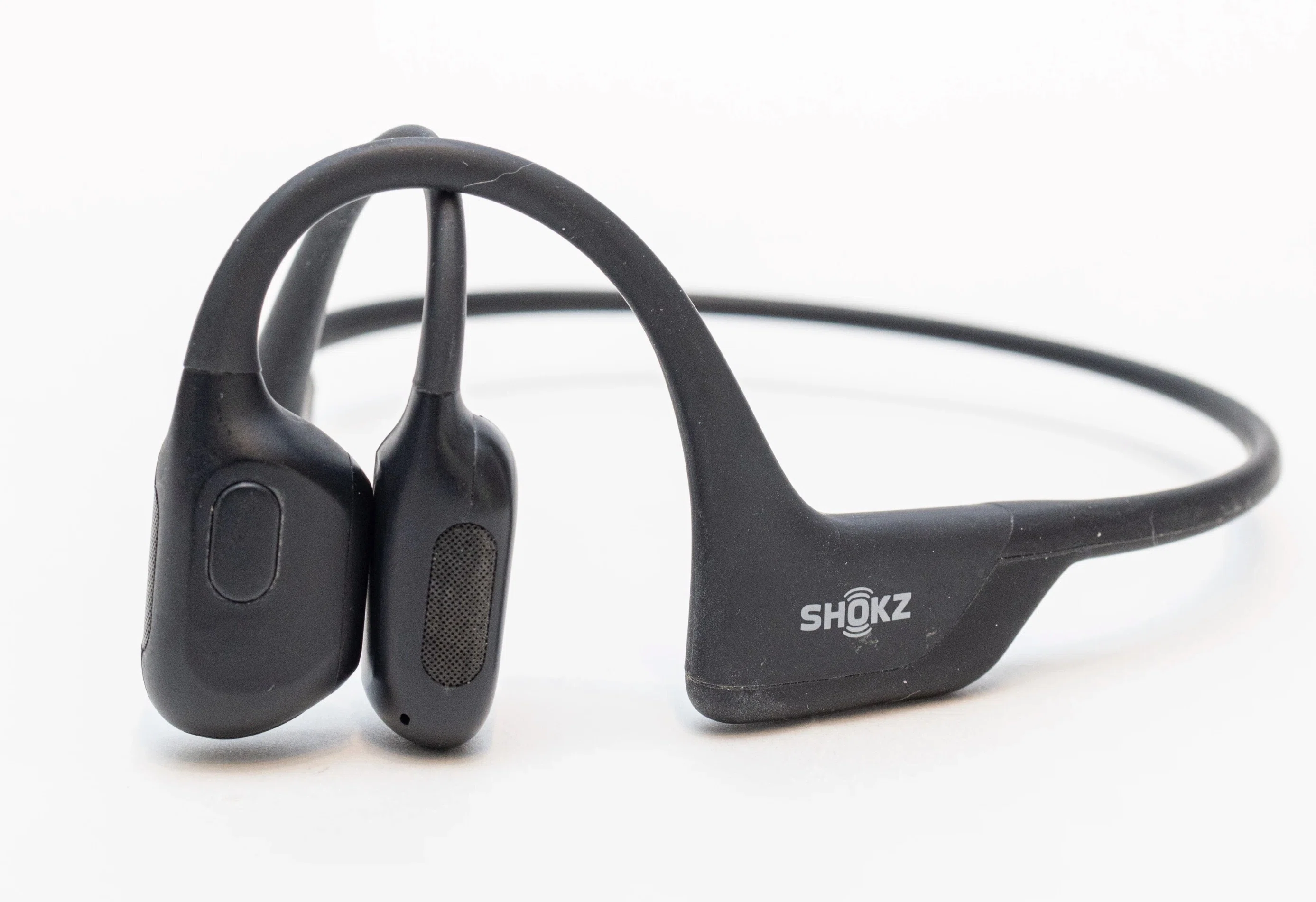 レビュー】Shokz OpenRun Pro vs Suunto Wing｜骨伝導イヤホン最上位