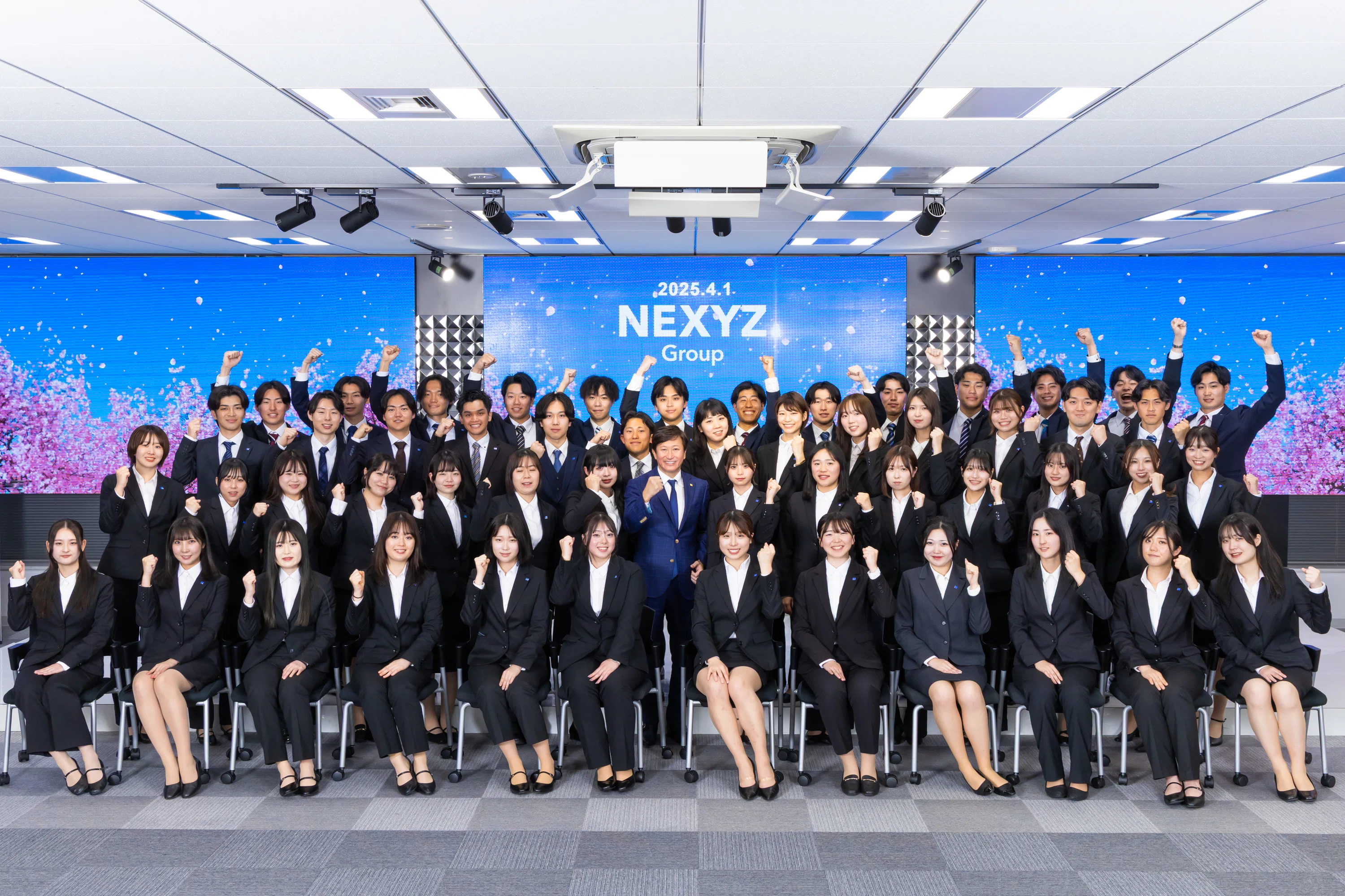 25年新卒に聞いた！面接の印象から同期の存在まで | NEXYZ.営業職
