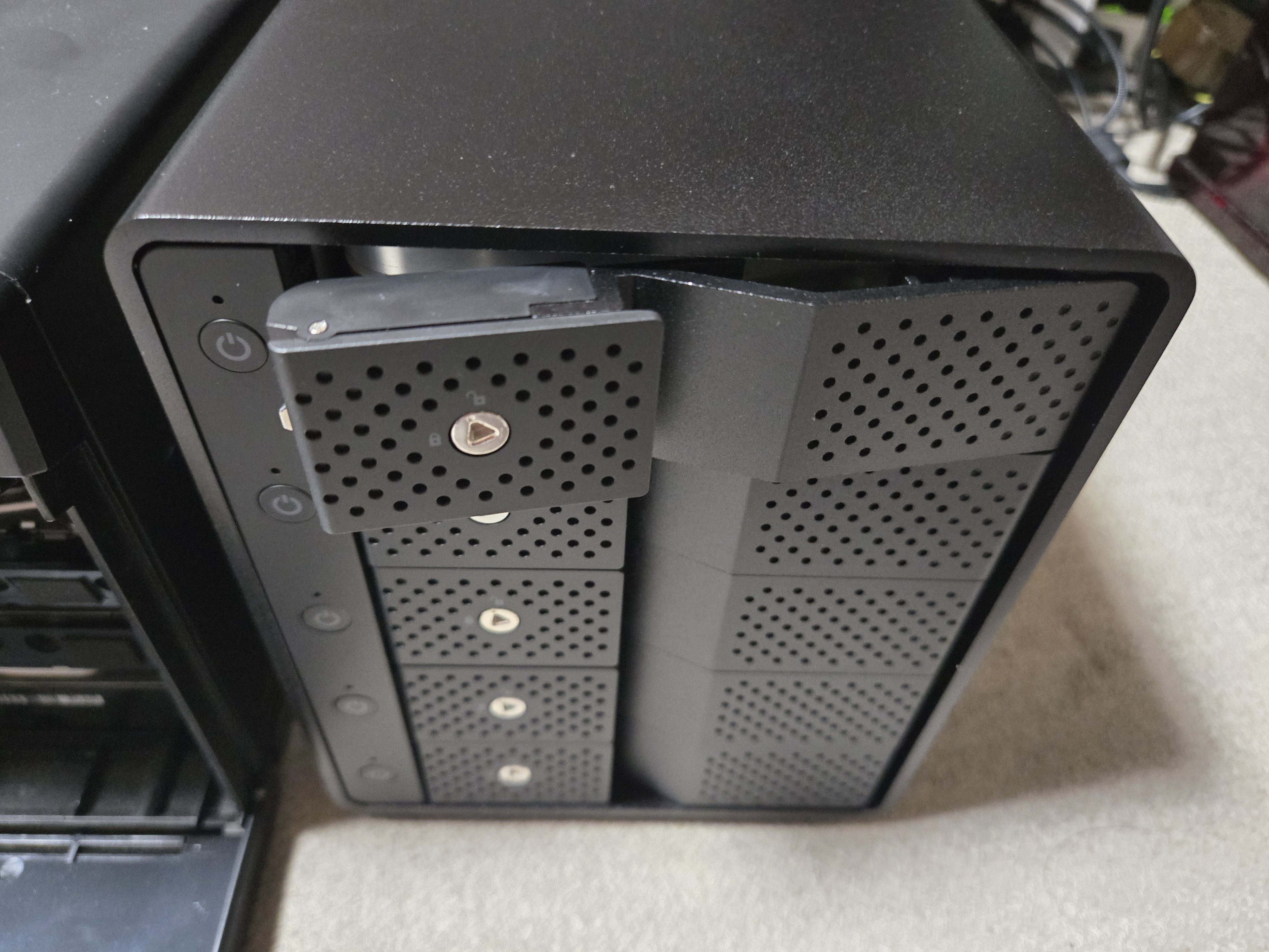 裸族のカプセルマンション｜ようちゃん(たなよう)