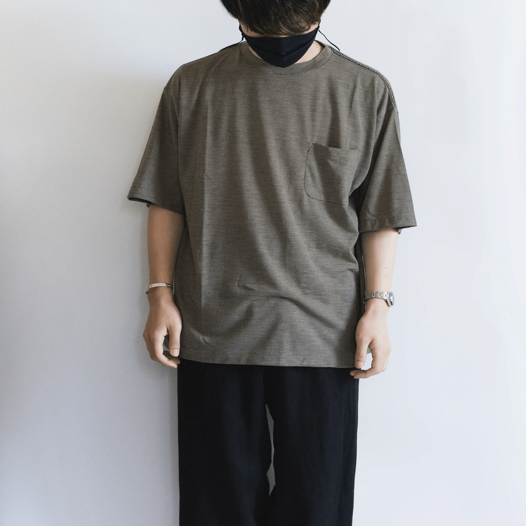 美品　COMOLI コモリ ウール天竺クルーネックポケットTシャツ グリーン 2 本店では完売のCOMOLI（コモリ）、Cornier（コルニエ）の再販vs