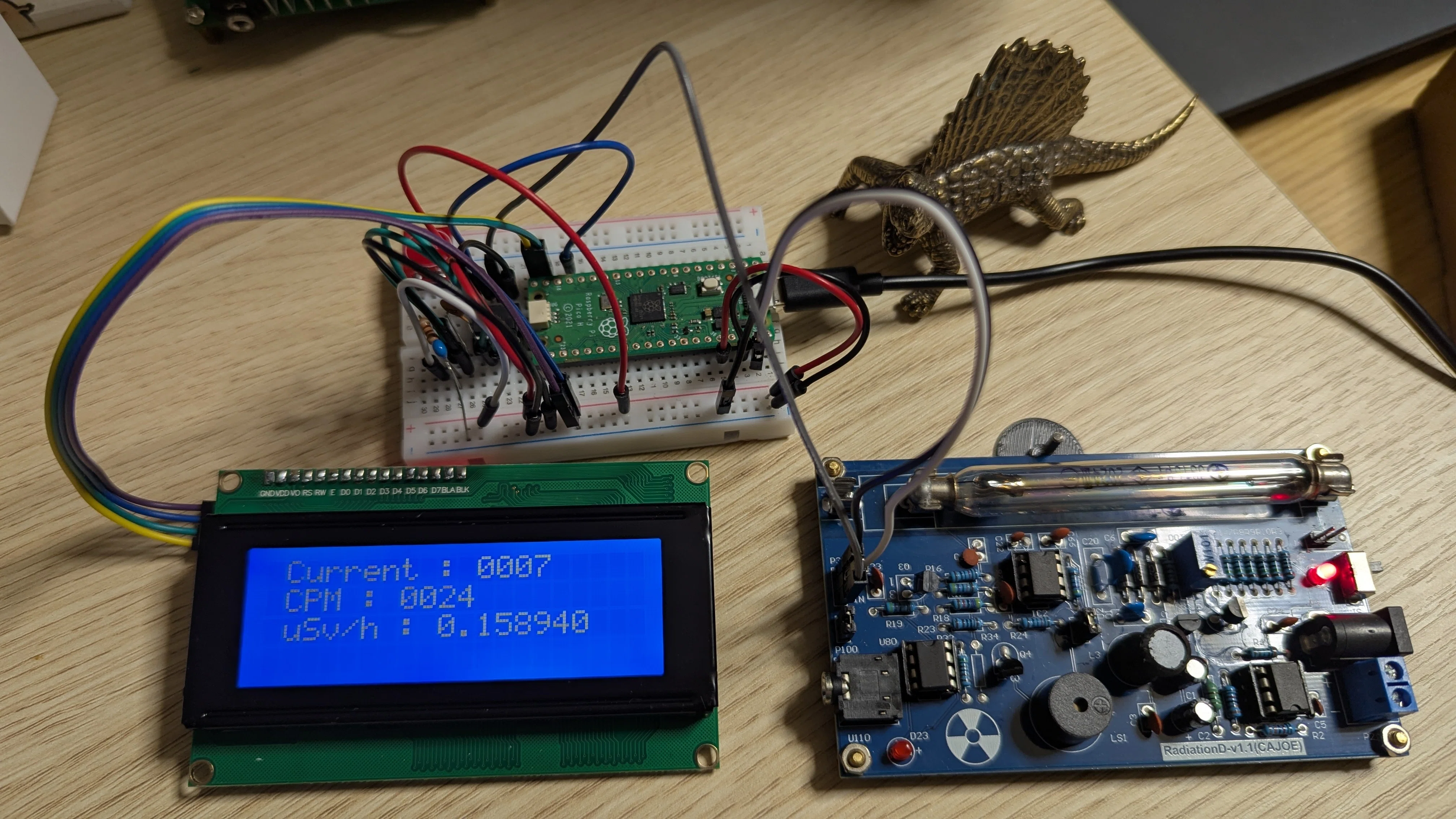 NE555タイマーICを使ってガイガーカウンターの信号をRaspberry Pi pico