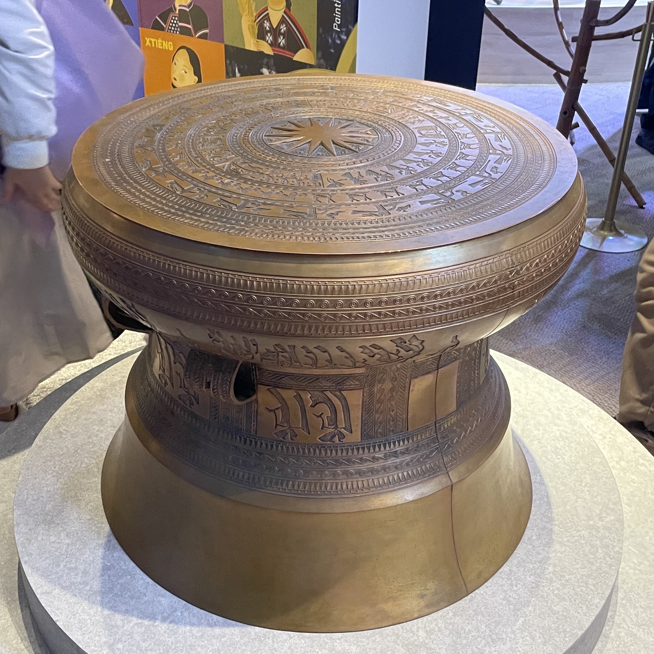 ベトナム　銅鼓 ベトナム館｜ウサギ