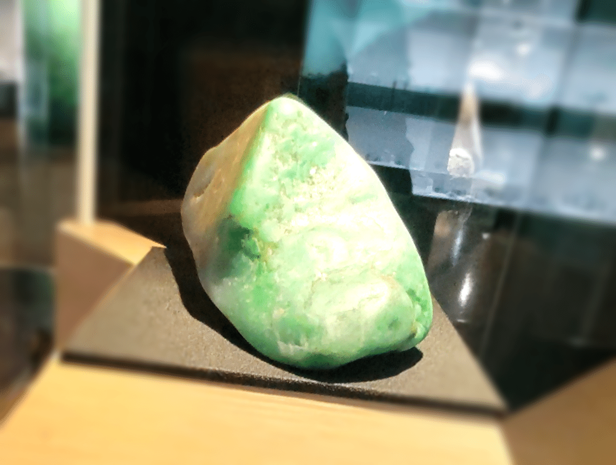 縄文ヒスイ 古代のパワーストーン「ヒスイ」のムラへ｜のんてり