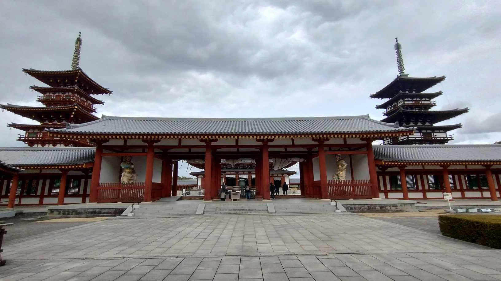 凍れる音楽」とも称される塔も美しい奈良・薬師寺♪｜雅京都観光
