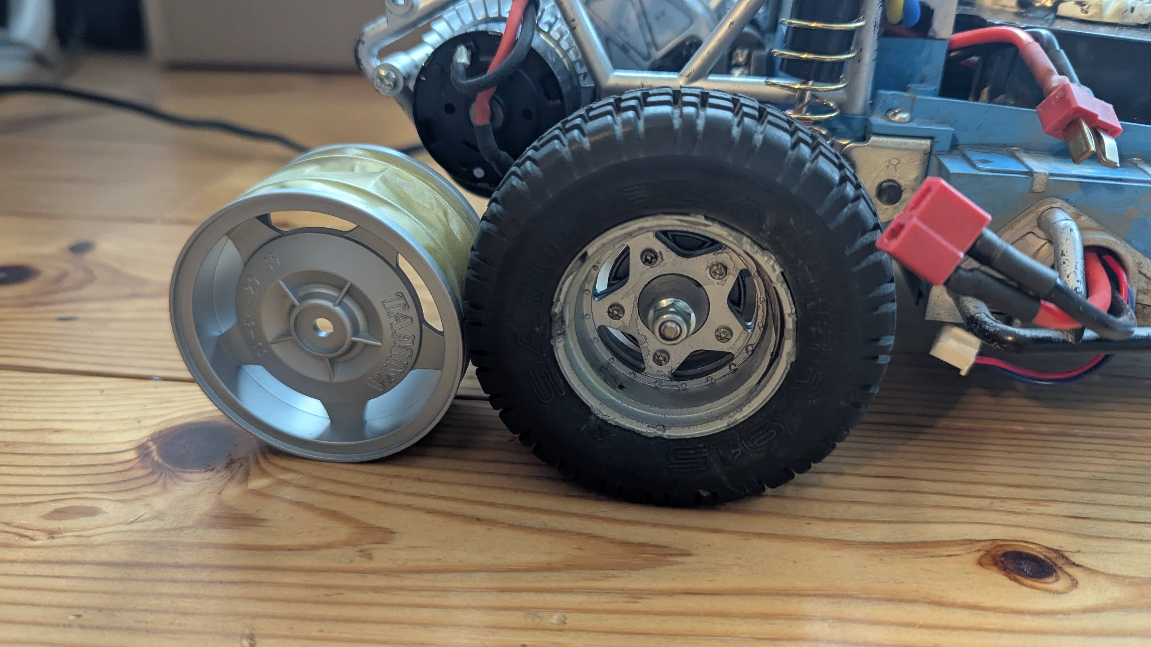 アタックバギーのタイヤを変えよう｜huaaNOTE