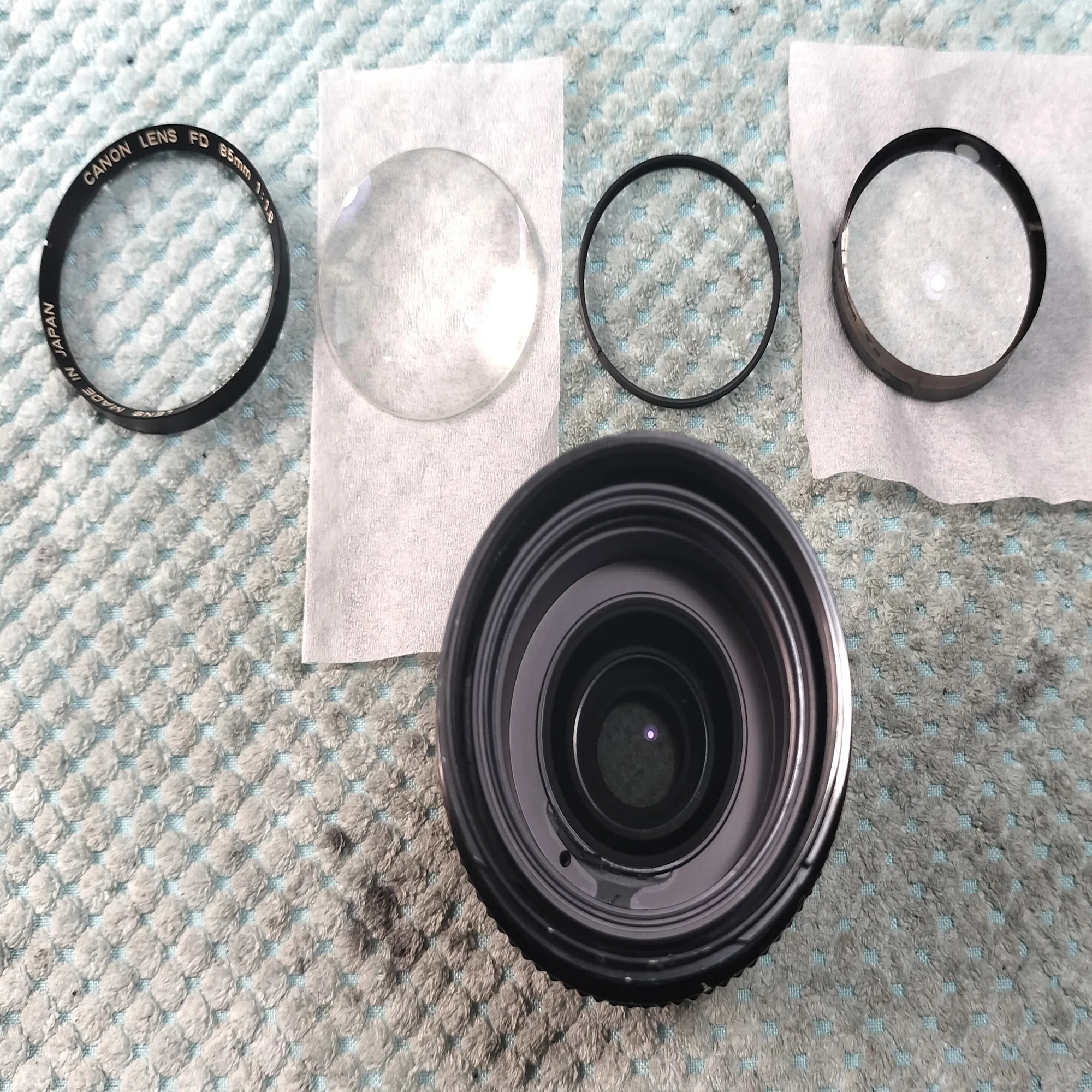 Canon New FD 85mm F/1.8の分解｜フィルムカメラ修理のアクアカメラ
