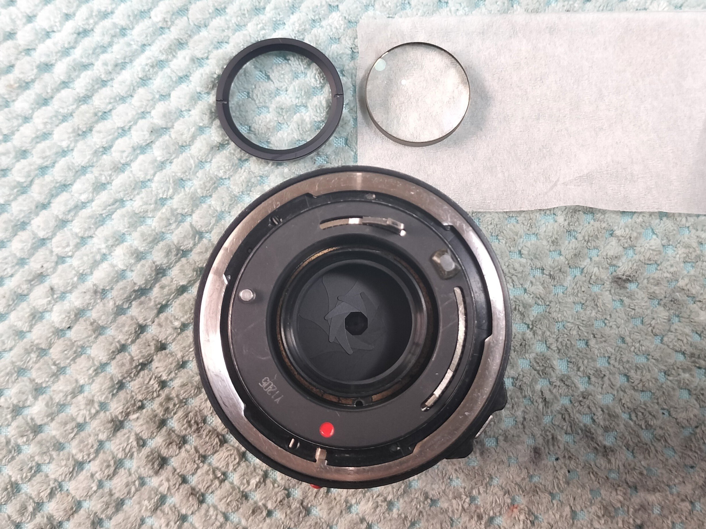 Canon New FD 85mm F/1.8の分解｜フィルムカメラ修理のアクアカメラ