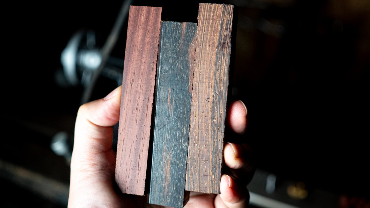 初心者向け】木軸ペンに使われる唐木とは？縞黒檀・紫檀の特徴まとめ